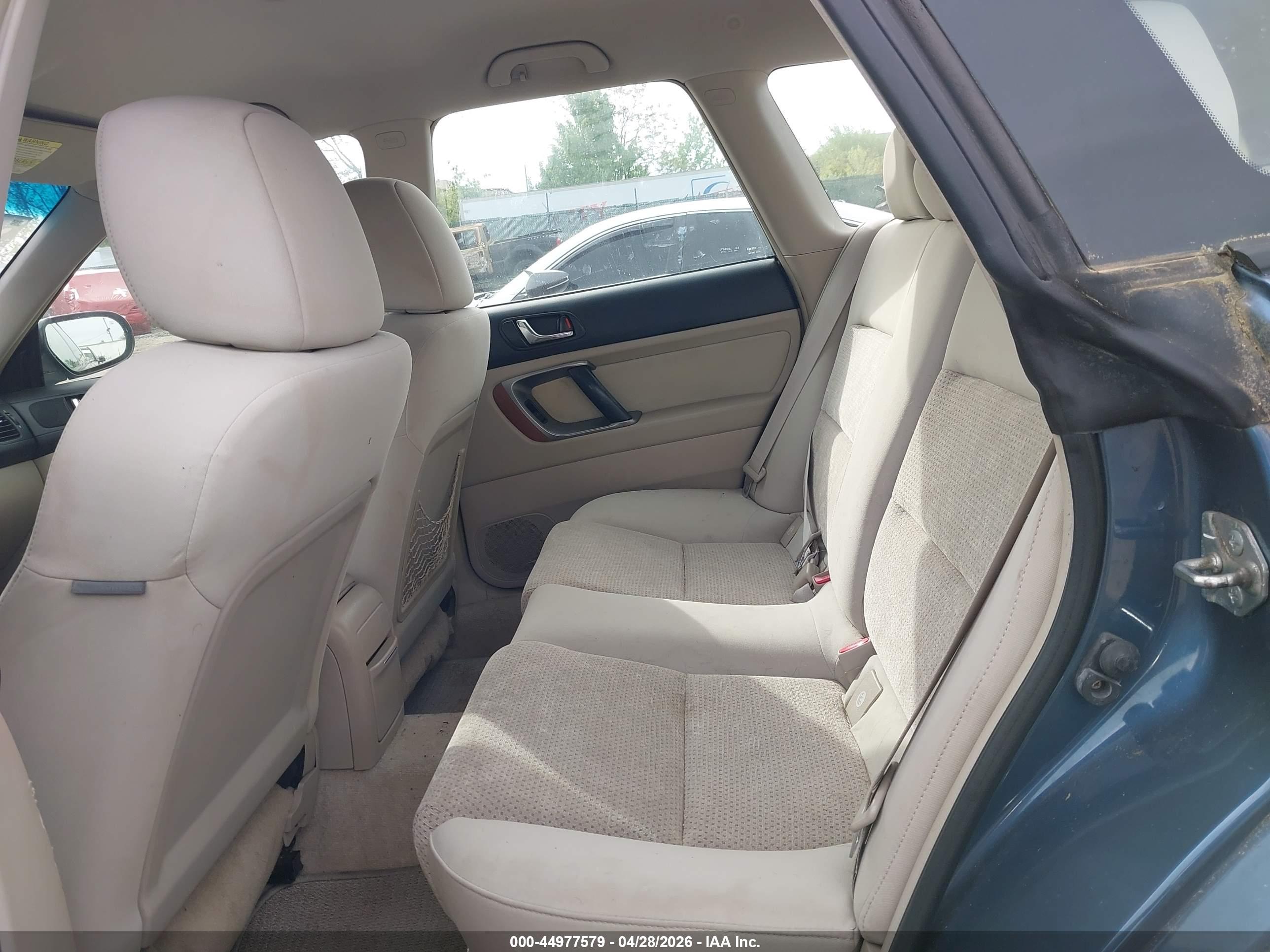 SUBARU OUTBACK image 8