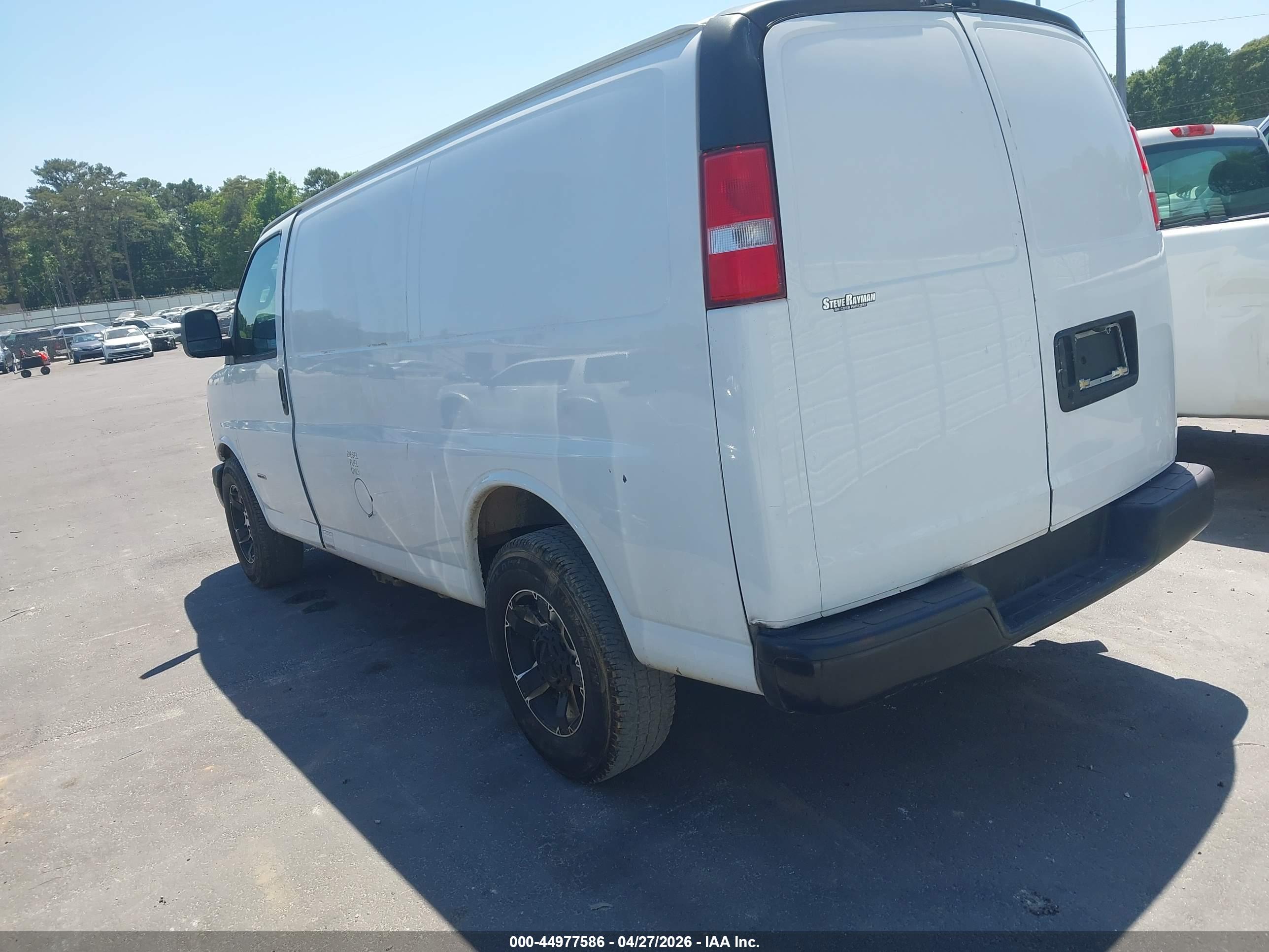 CHEVROLET EXPRESS image 3