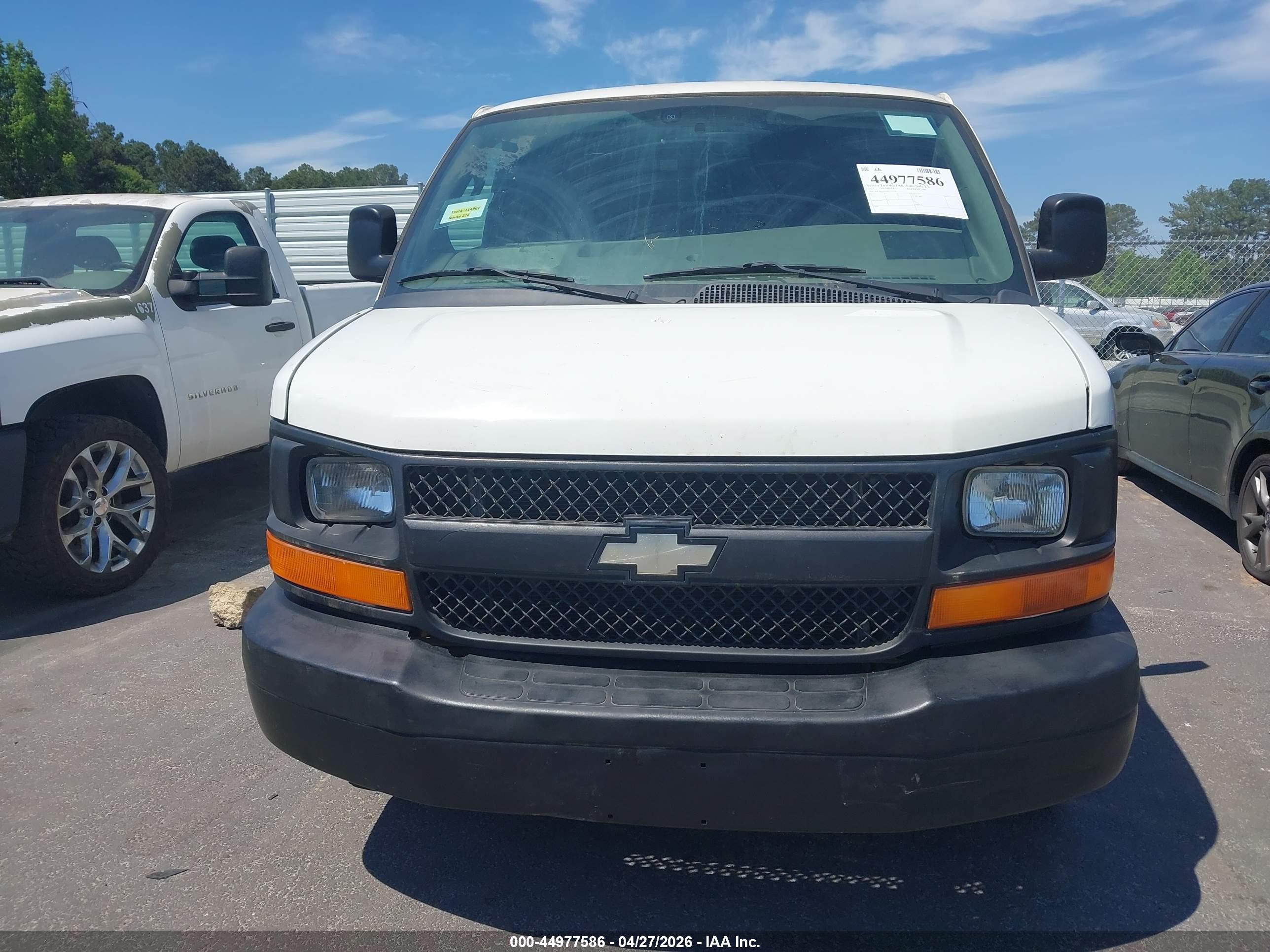 CHEVROLET EXPRESS image 6
