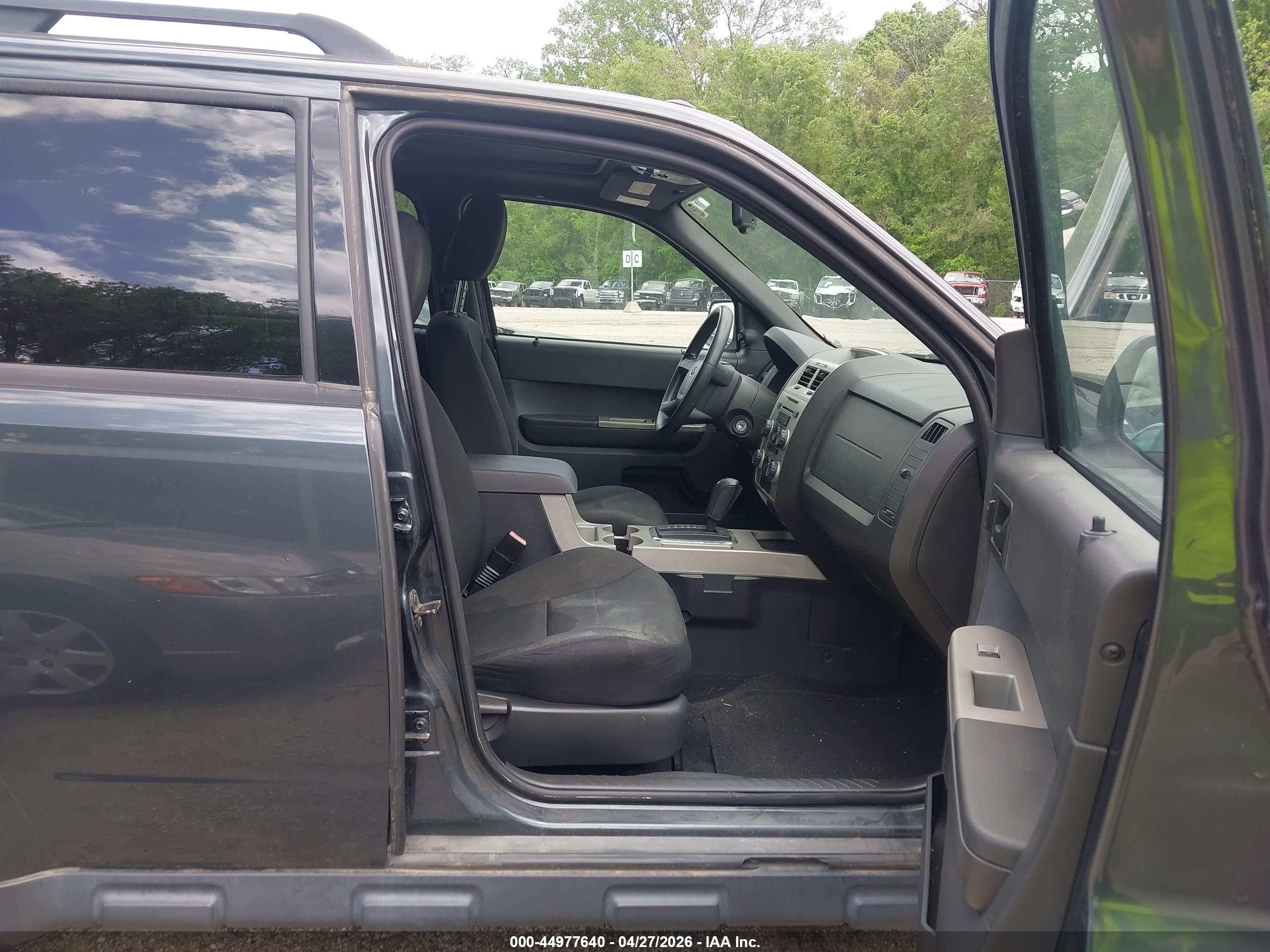 FORD ESCAPE image 5
