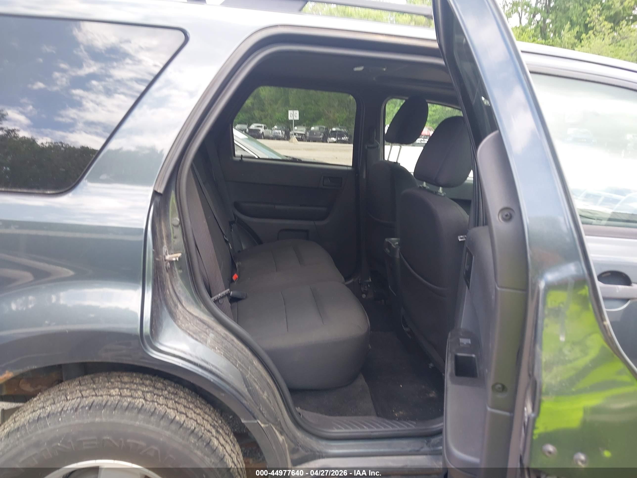 FORD ESCAPE image 8
