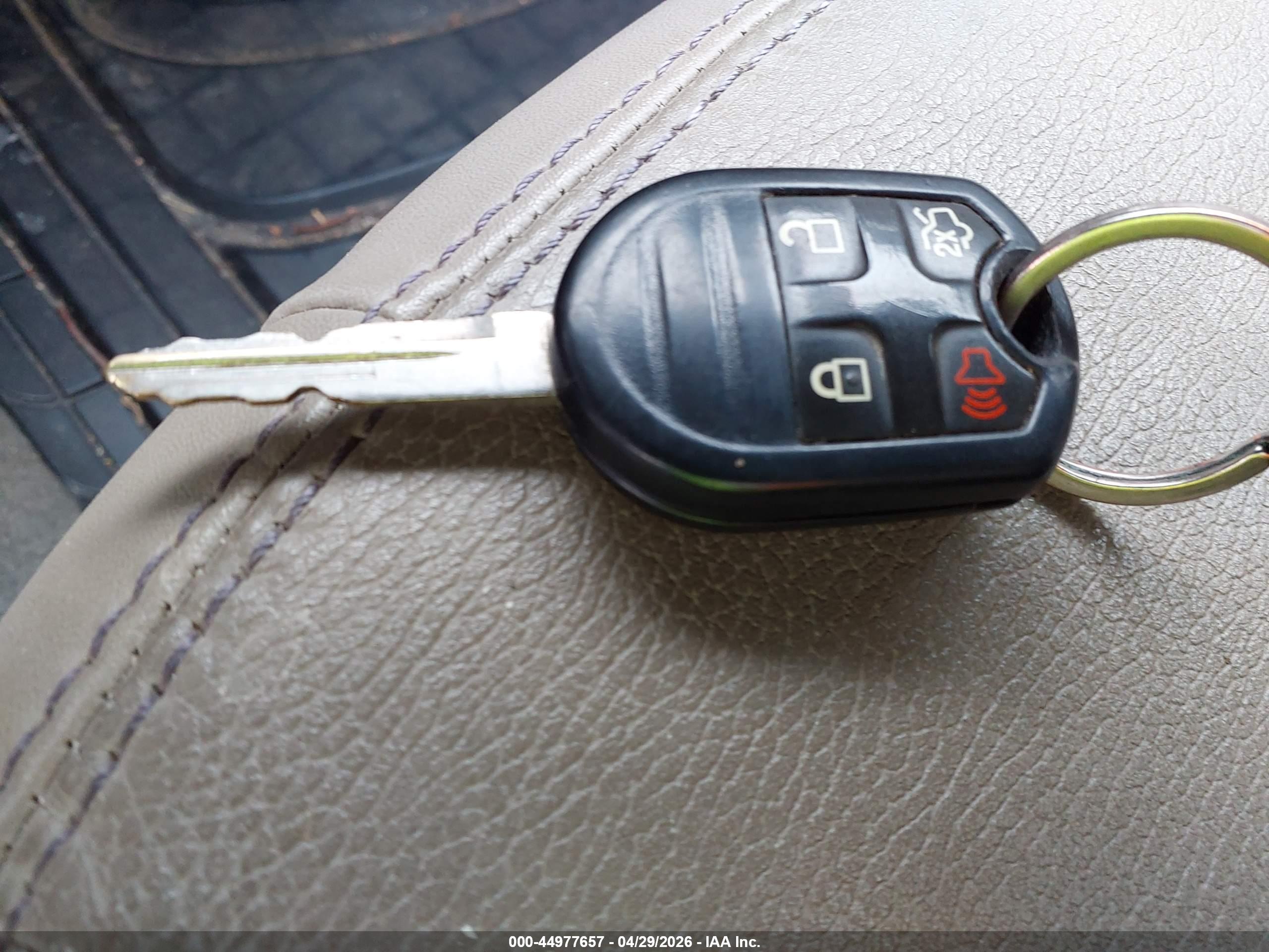 FORD FUSION image 11