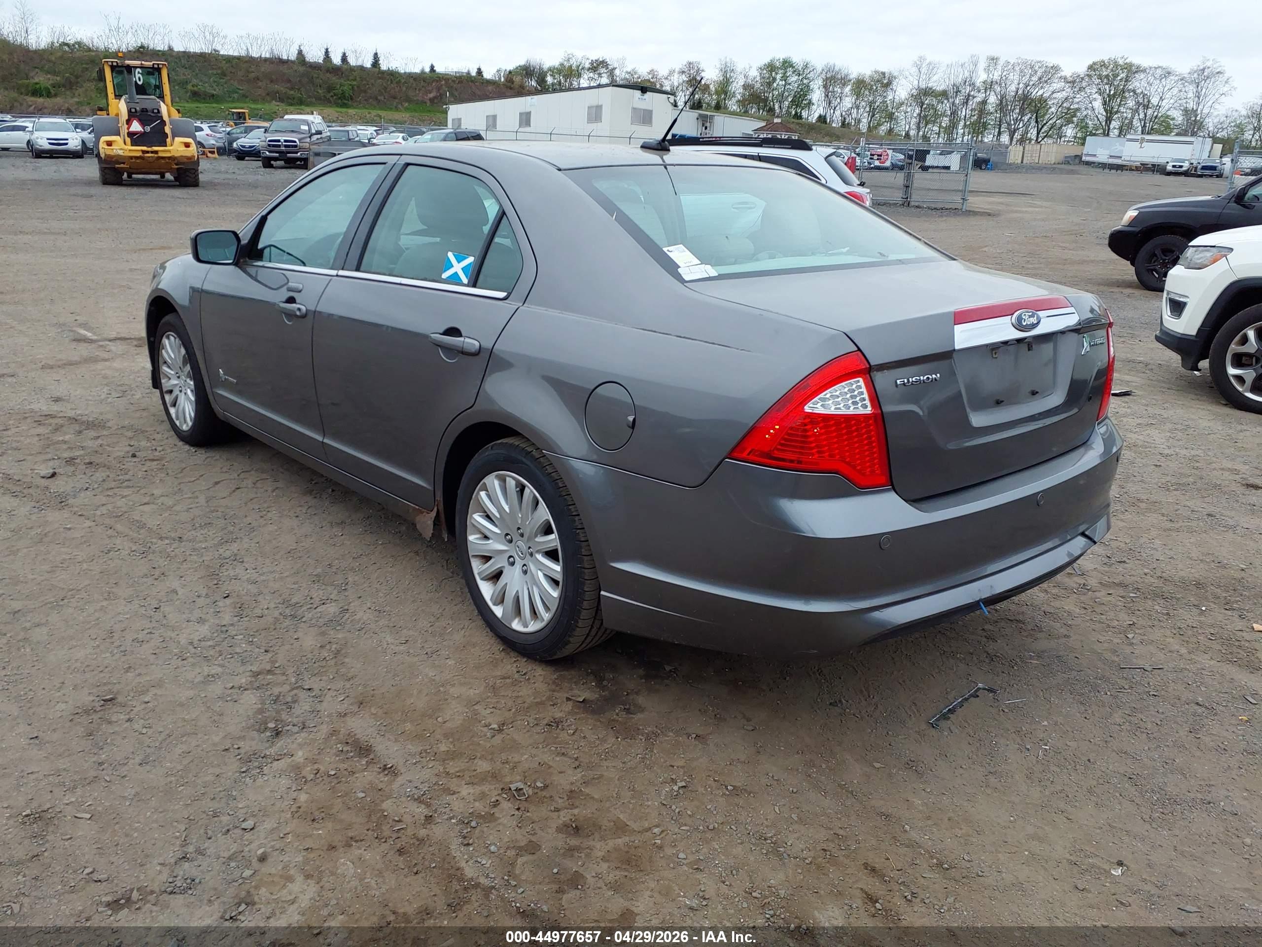 FORD FUSION image 3