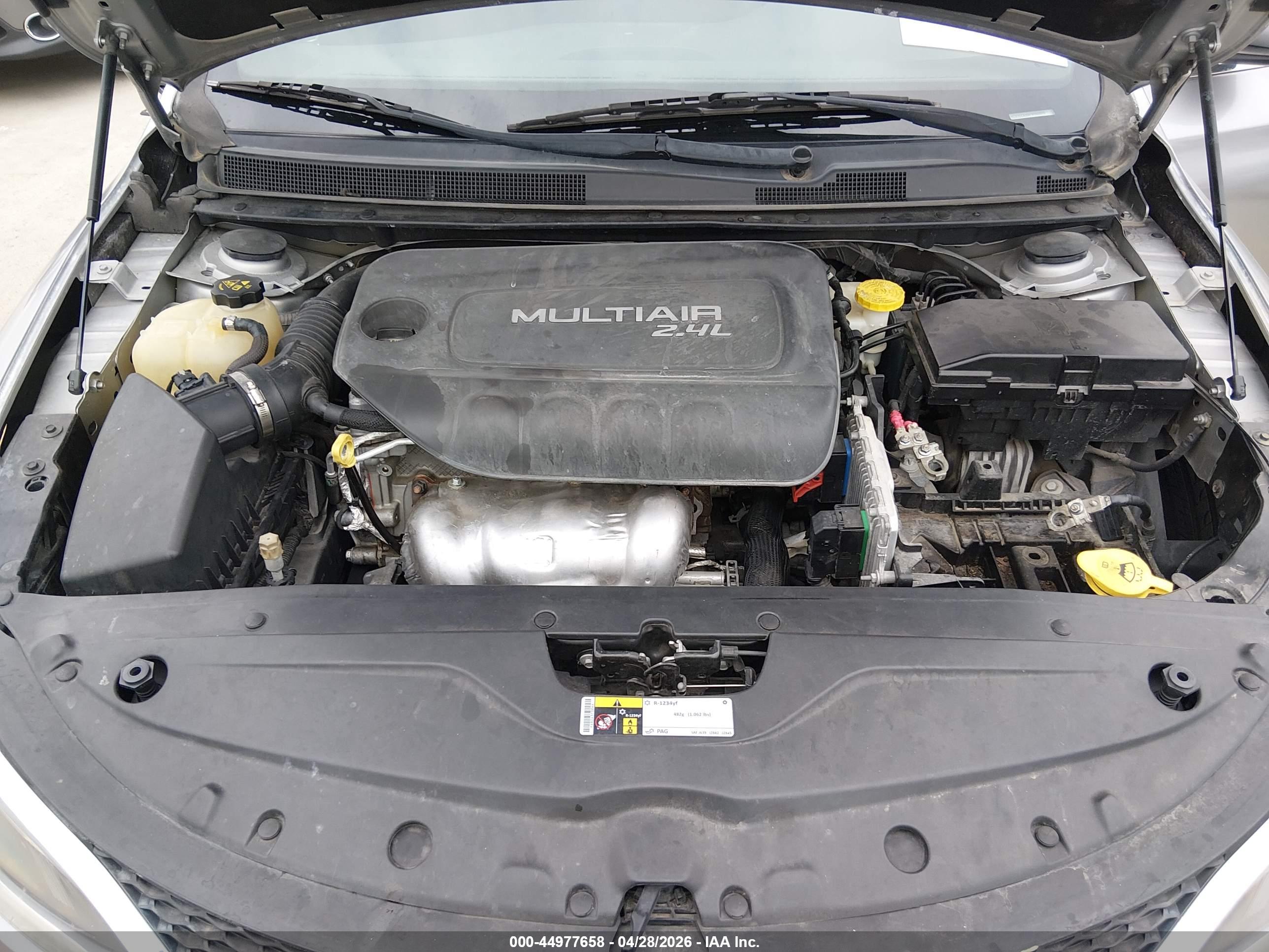 CHRYSLER 200 image 10