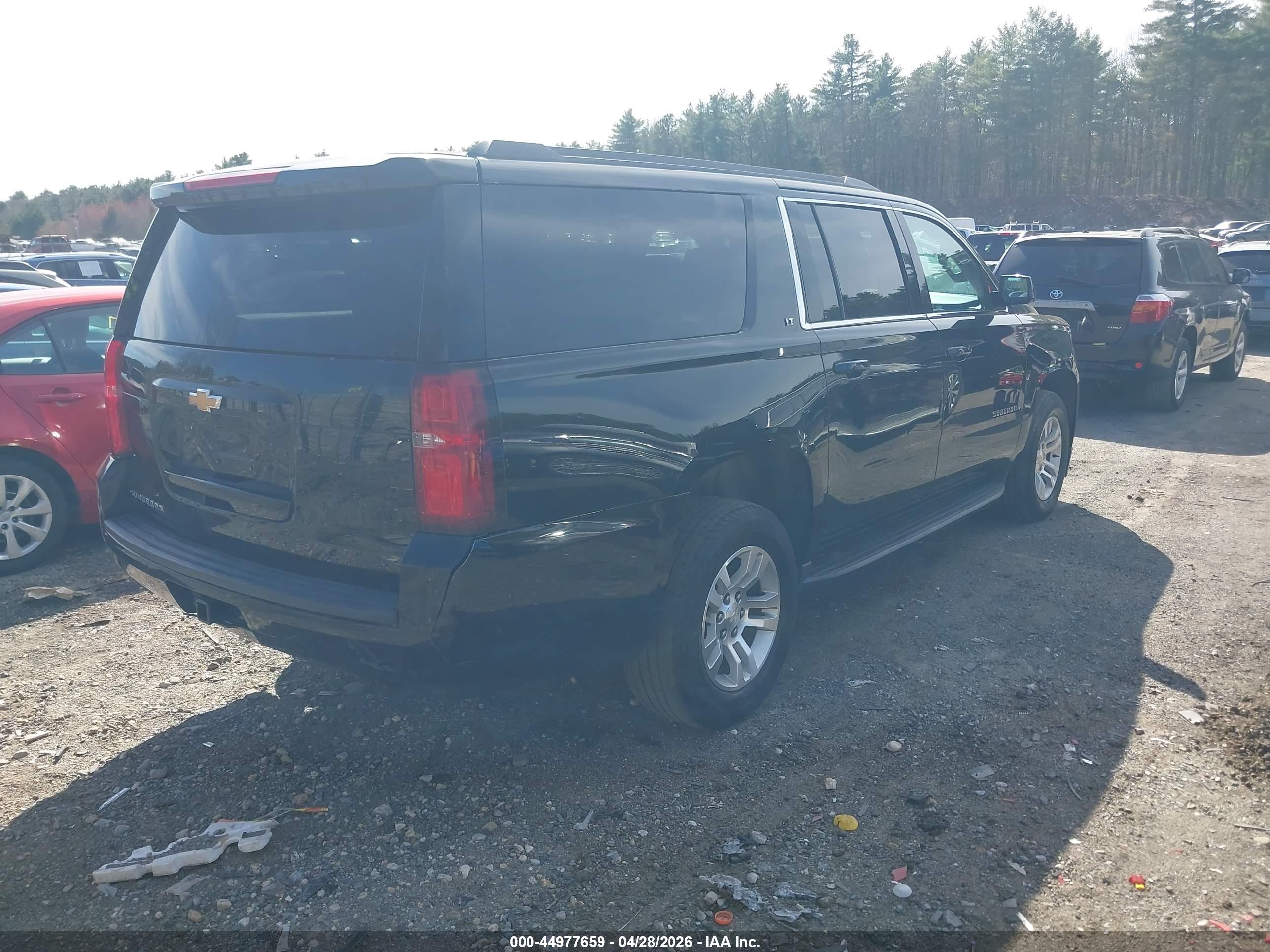 CHEVROLET SUBURBAN image 4