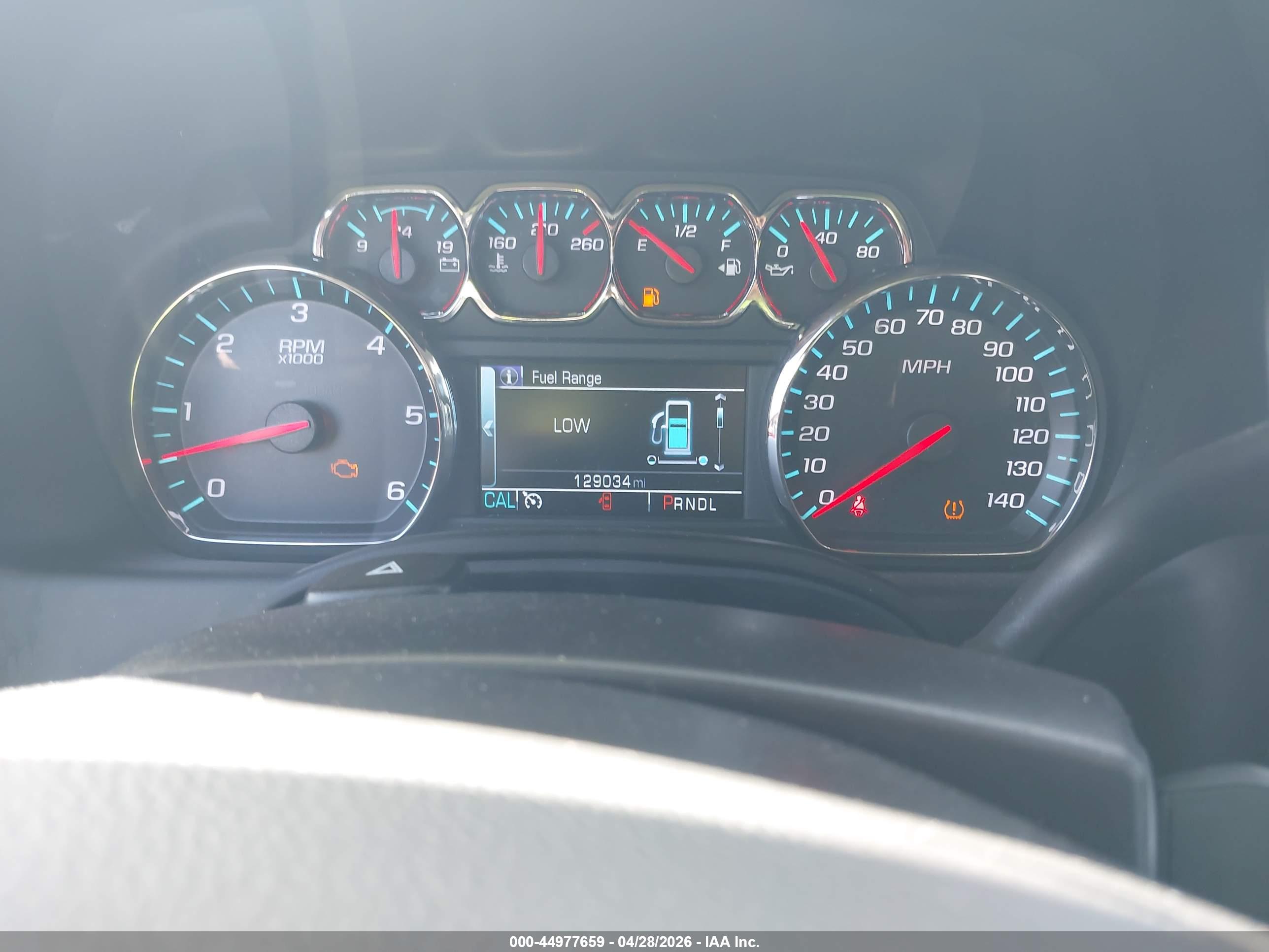 CHEVROLET SUBURBAN image 7
