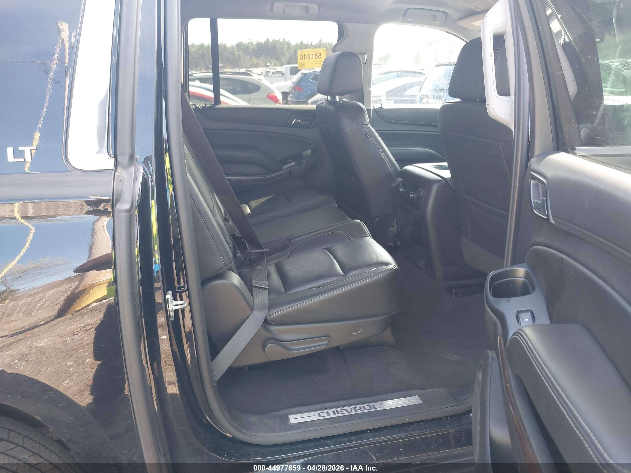 CHEVROLET SUBURBAN image 8