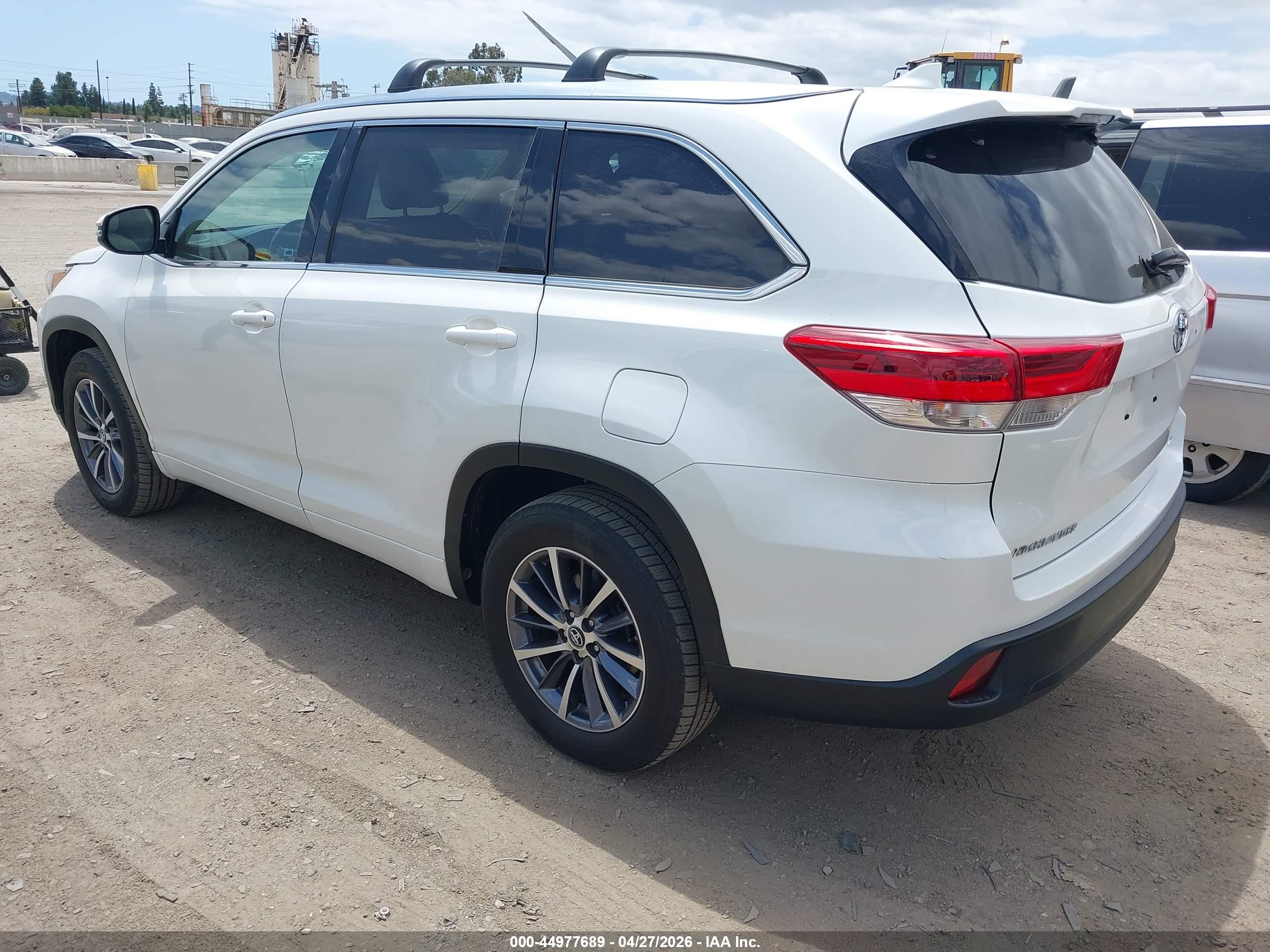TOYOTA HIGHLANDER image 3