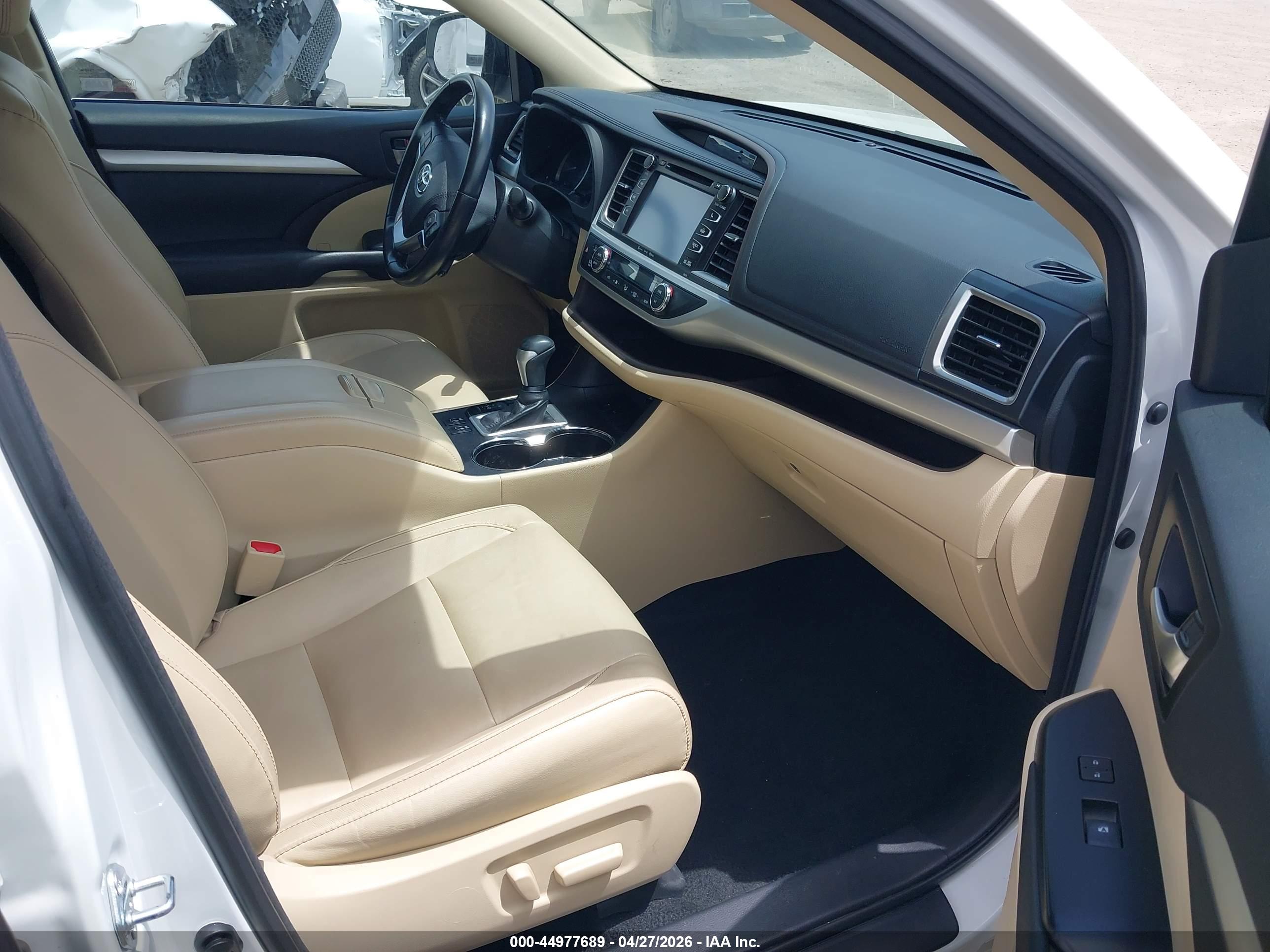 TOYOTA HIGHLANDER image 5