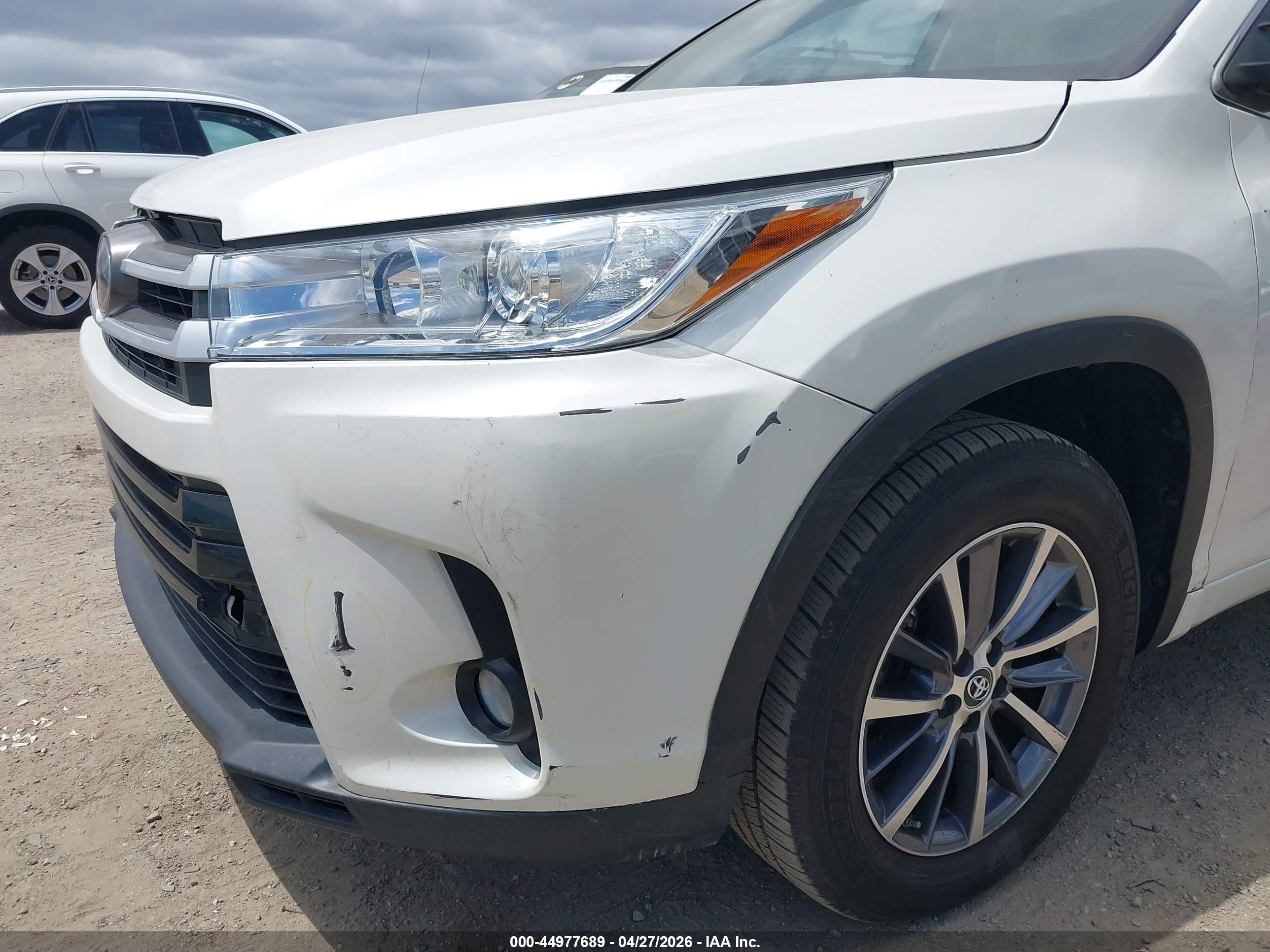 TOYOTA HIGHLANDER image 6