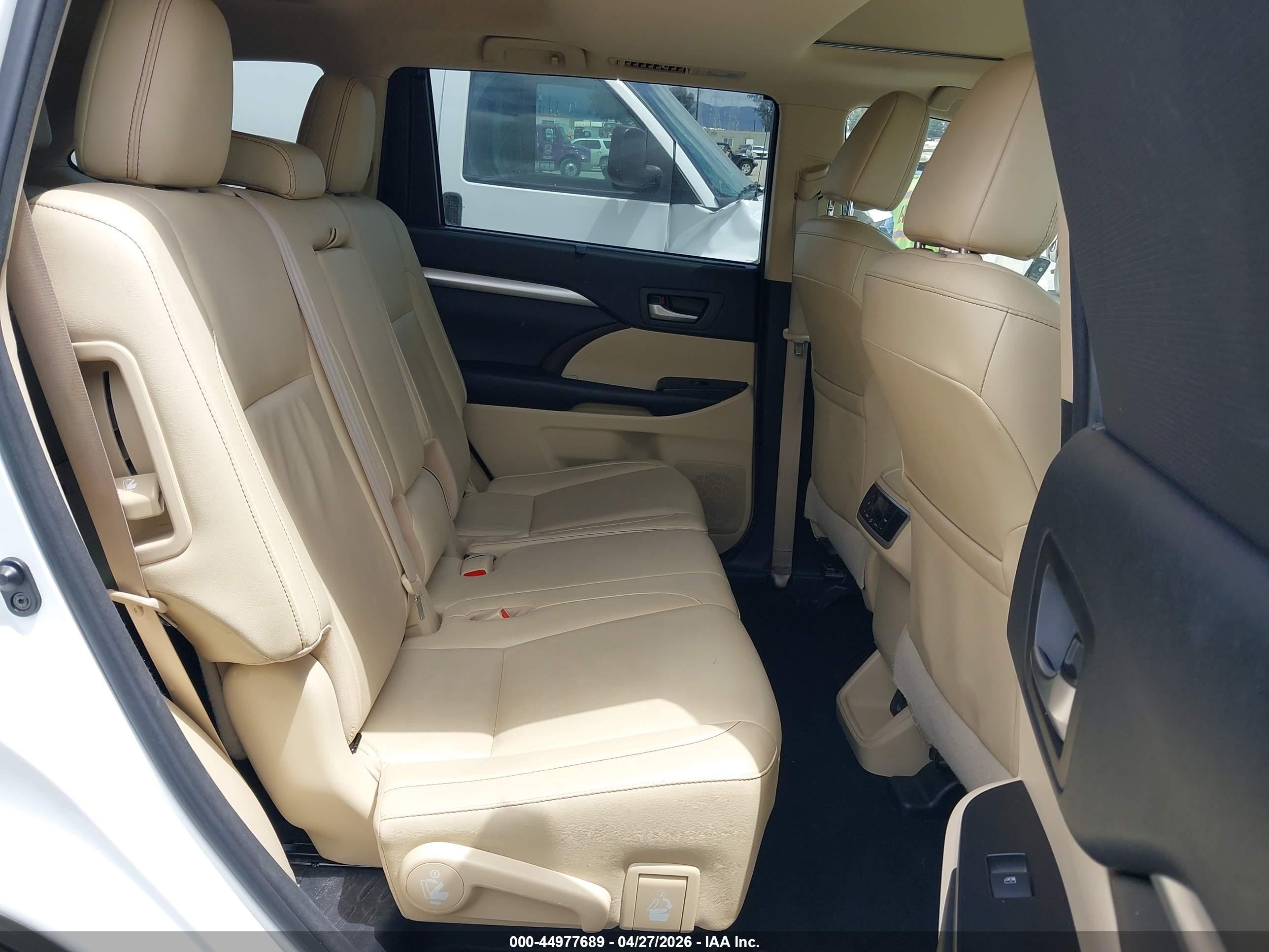TOYOTA HIGHLANDER image 8
