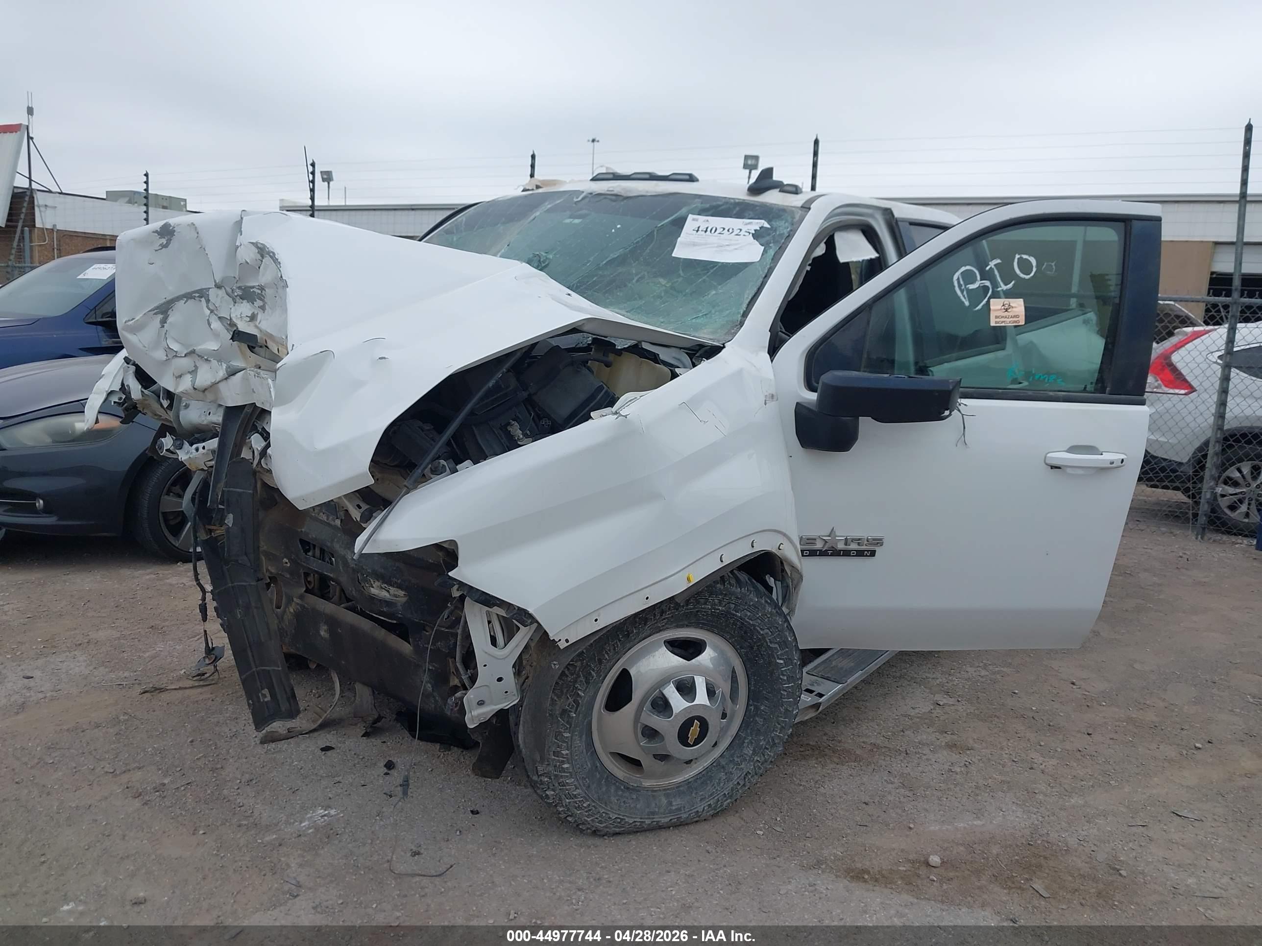 CHEVROLET SILVERADO image 2