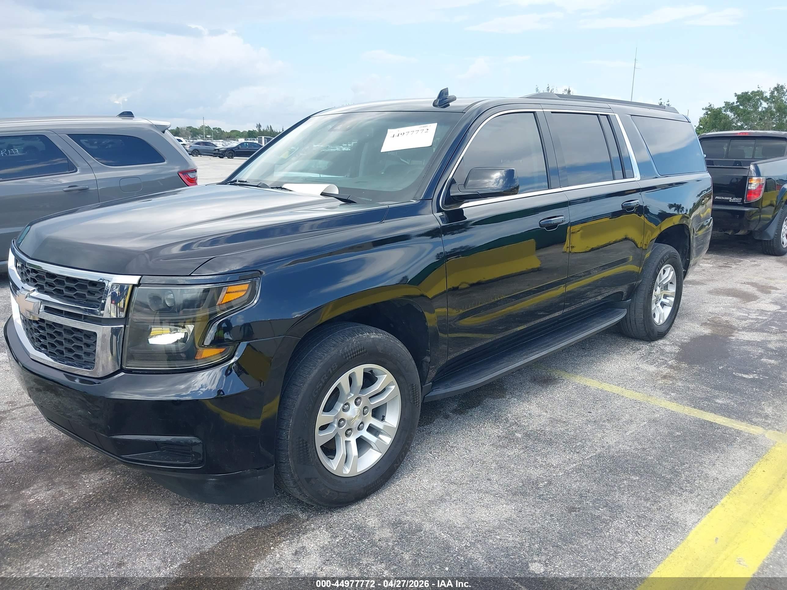 CHEVROLET SUBURBAN image 2