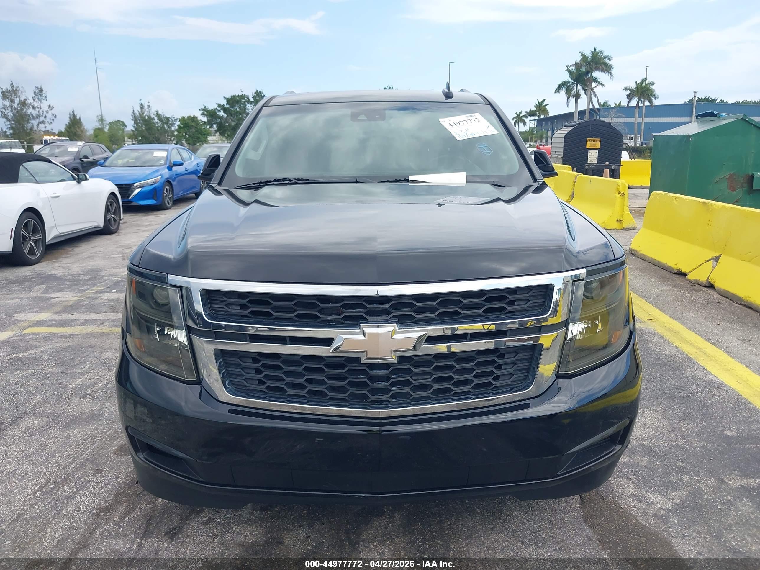 CHEVROLET SUBURBAN image 6