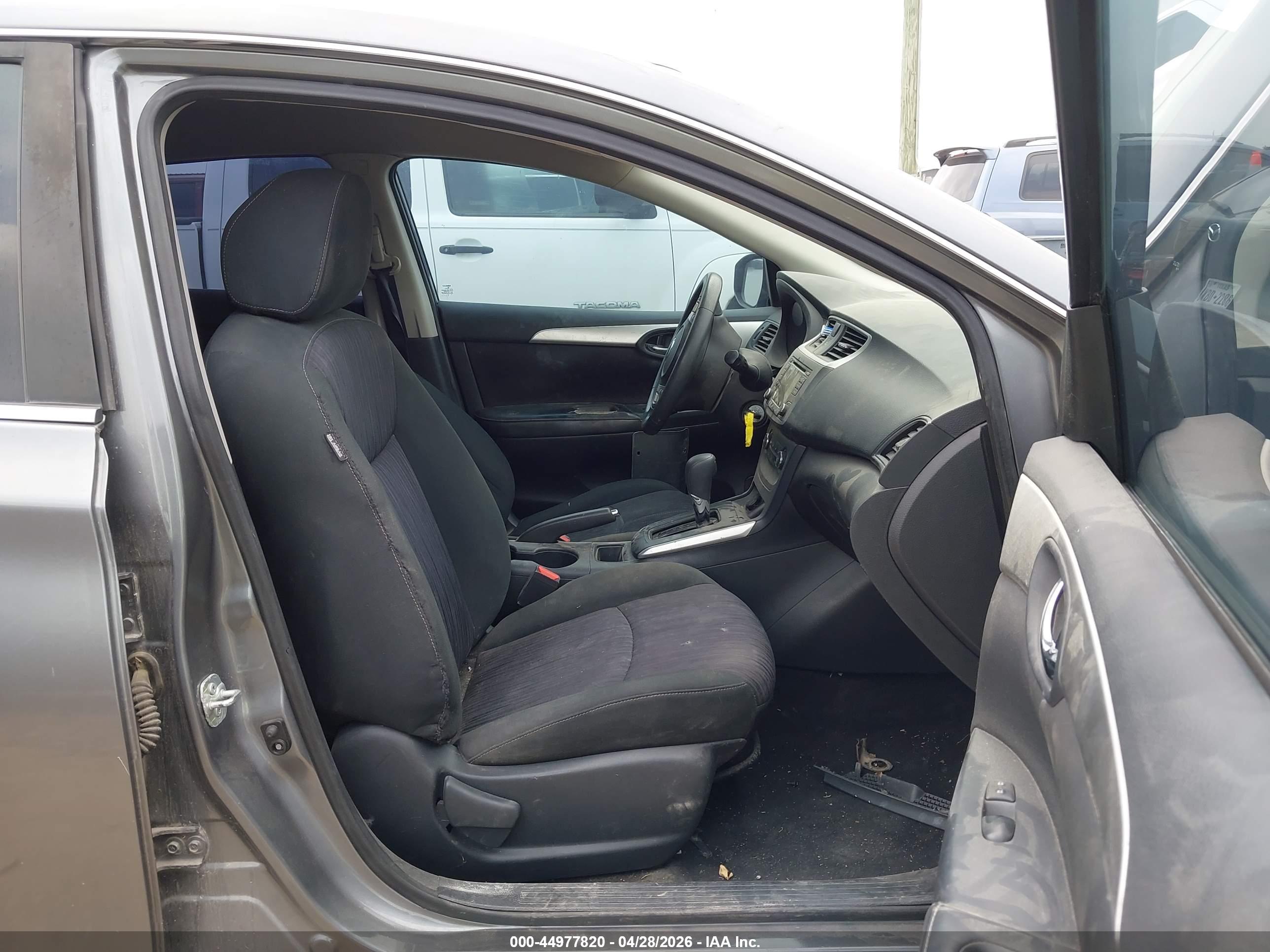 NISSAN SENTRA image 5