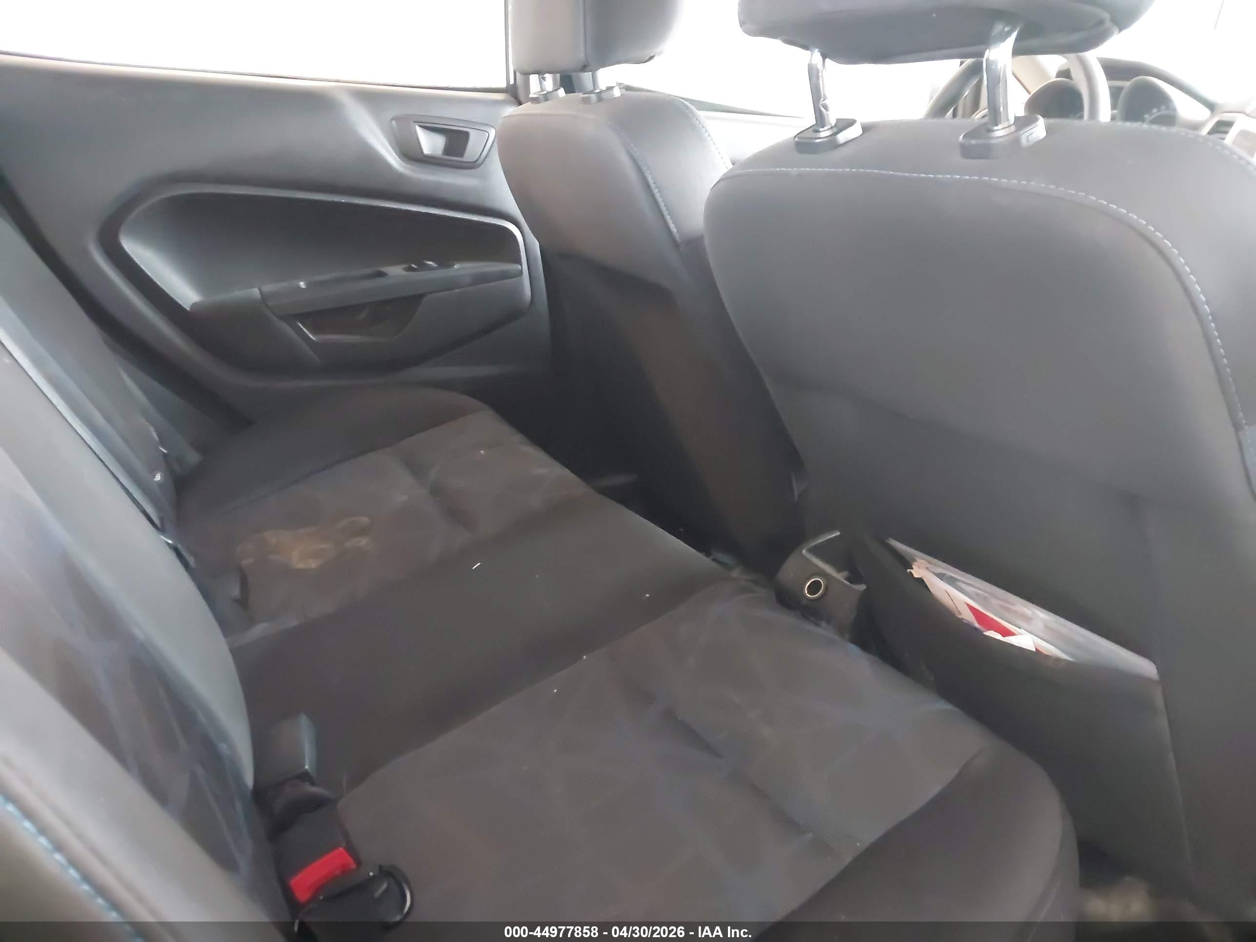 FORD FIESTA image 8