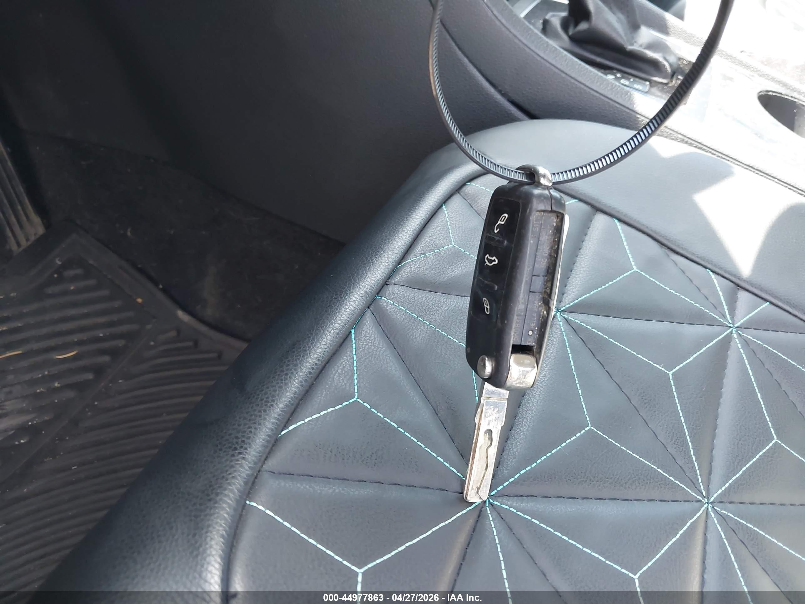 VOLKSWAGEN PASSAT image 11