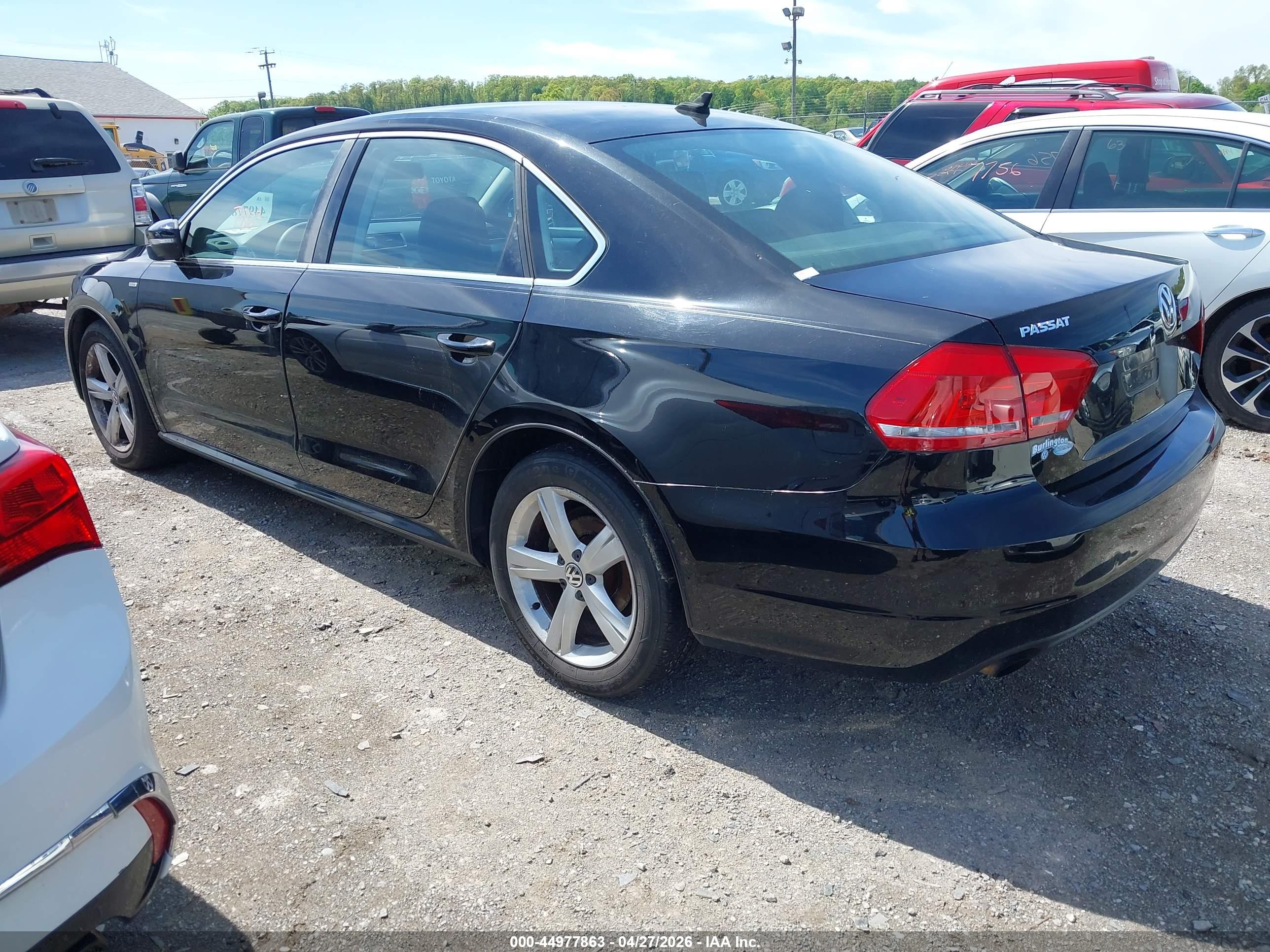 VOLKSWAGEN PASSAT image 3