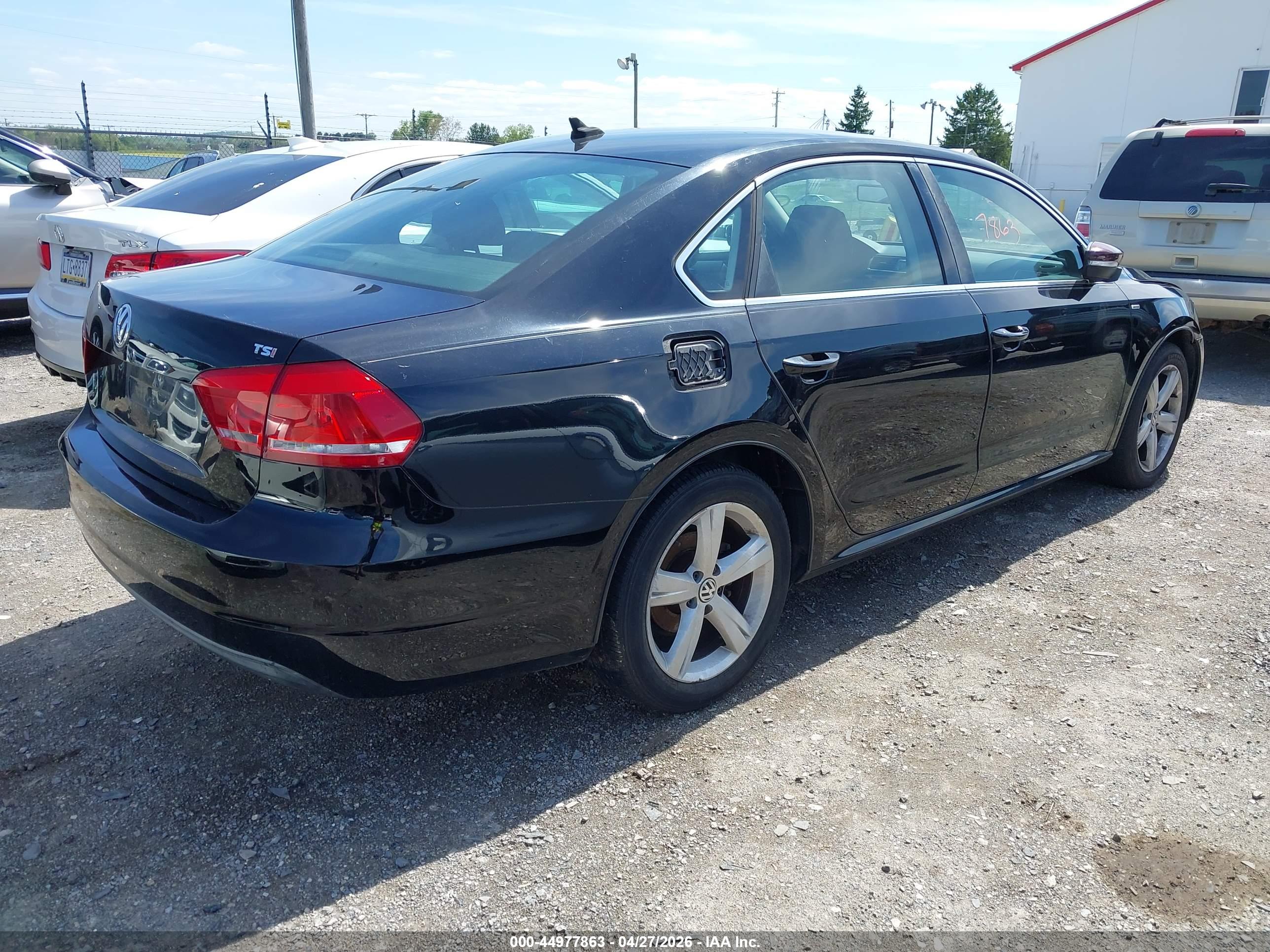 VOLKSWAGEN PASSAT image 4