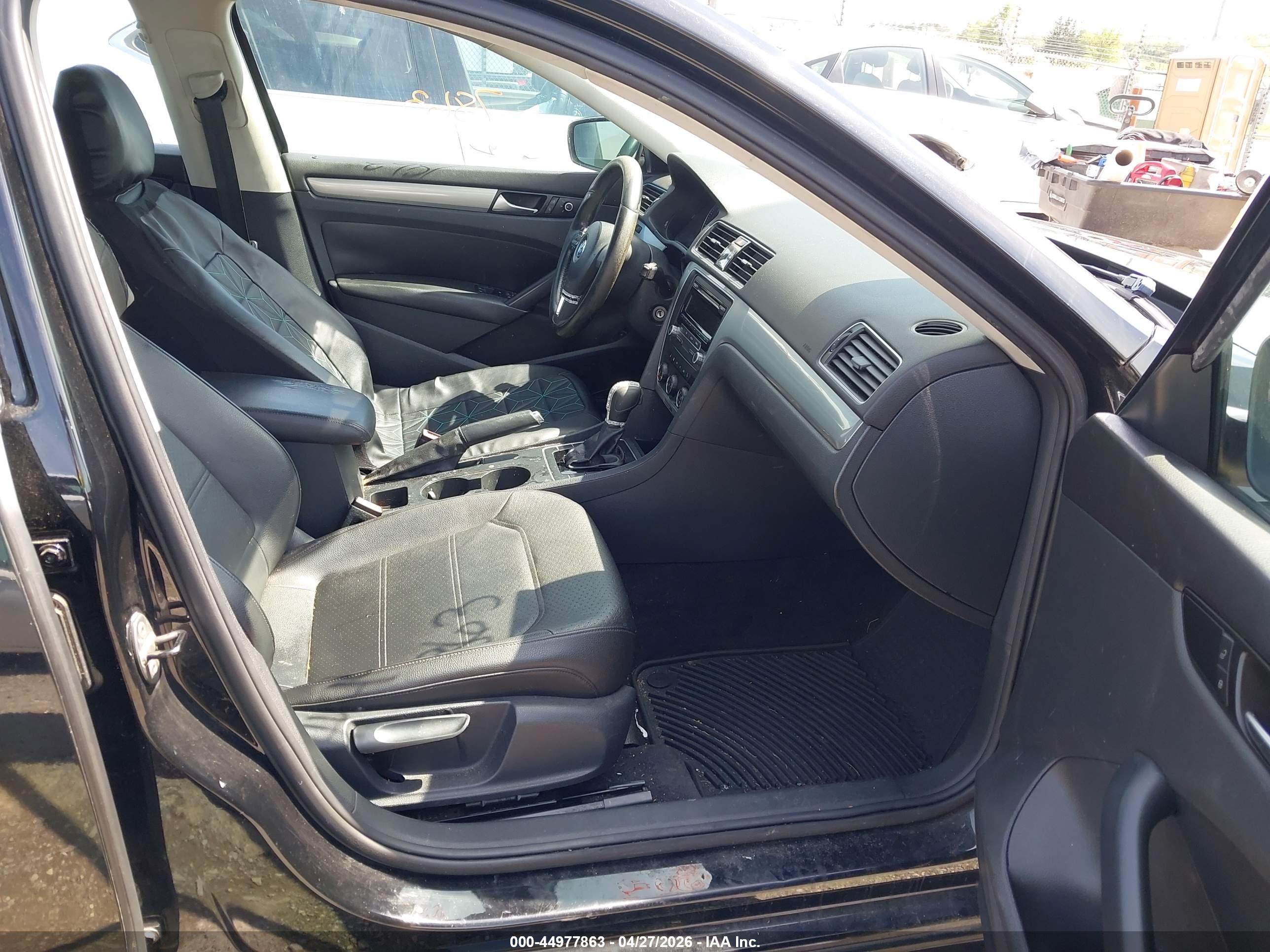 VOLKSWAGEN PASSAT image 5