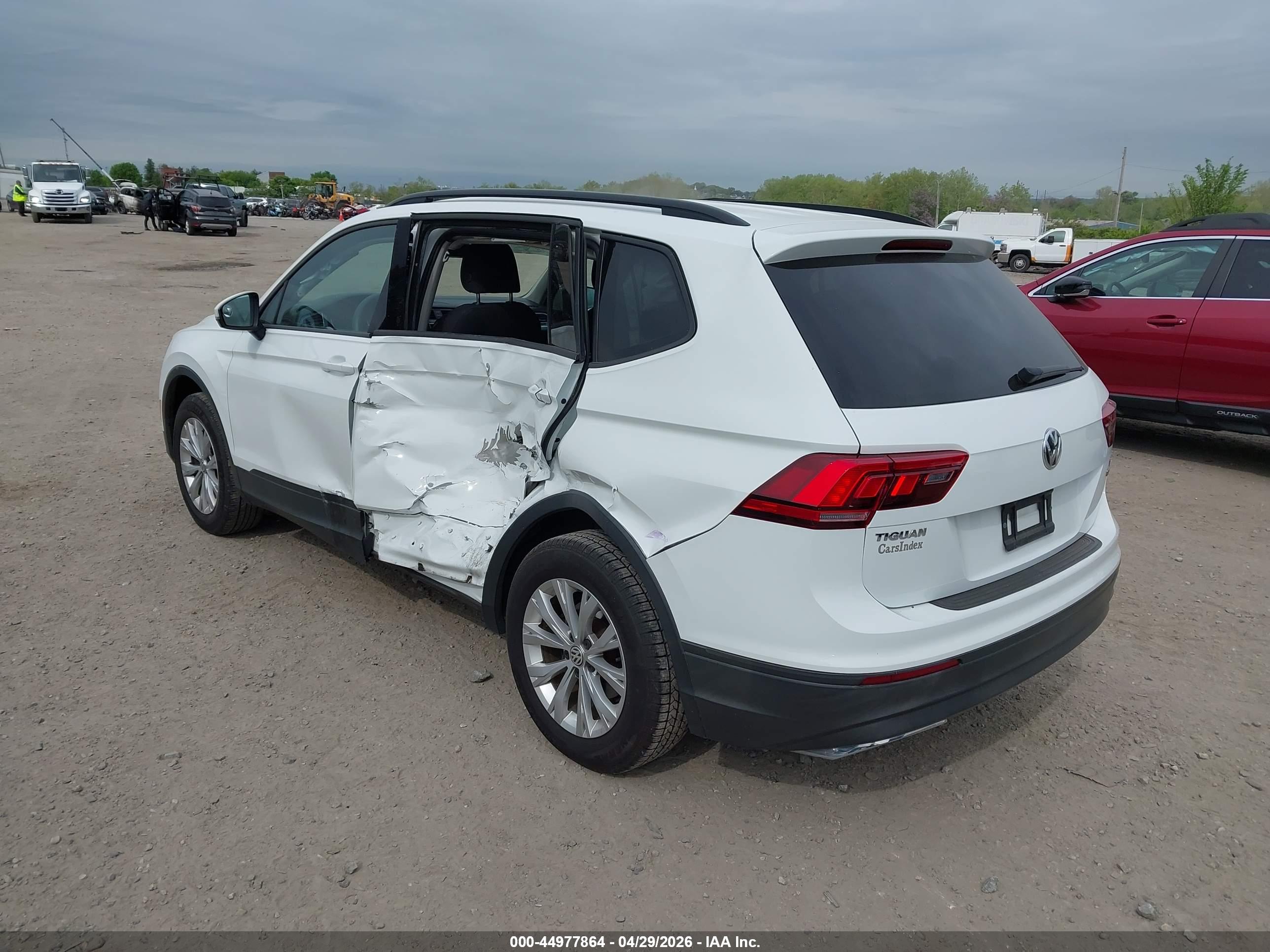 VOLKSWAGEN TIGUAN image 3