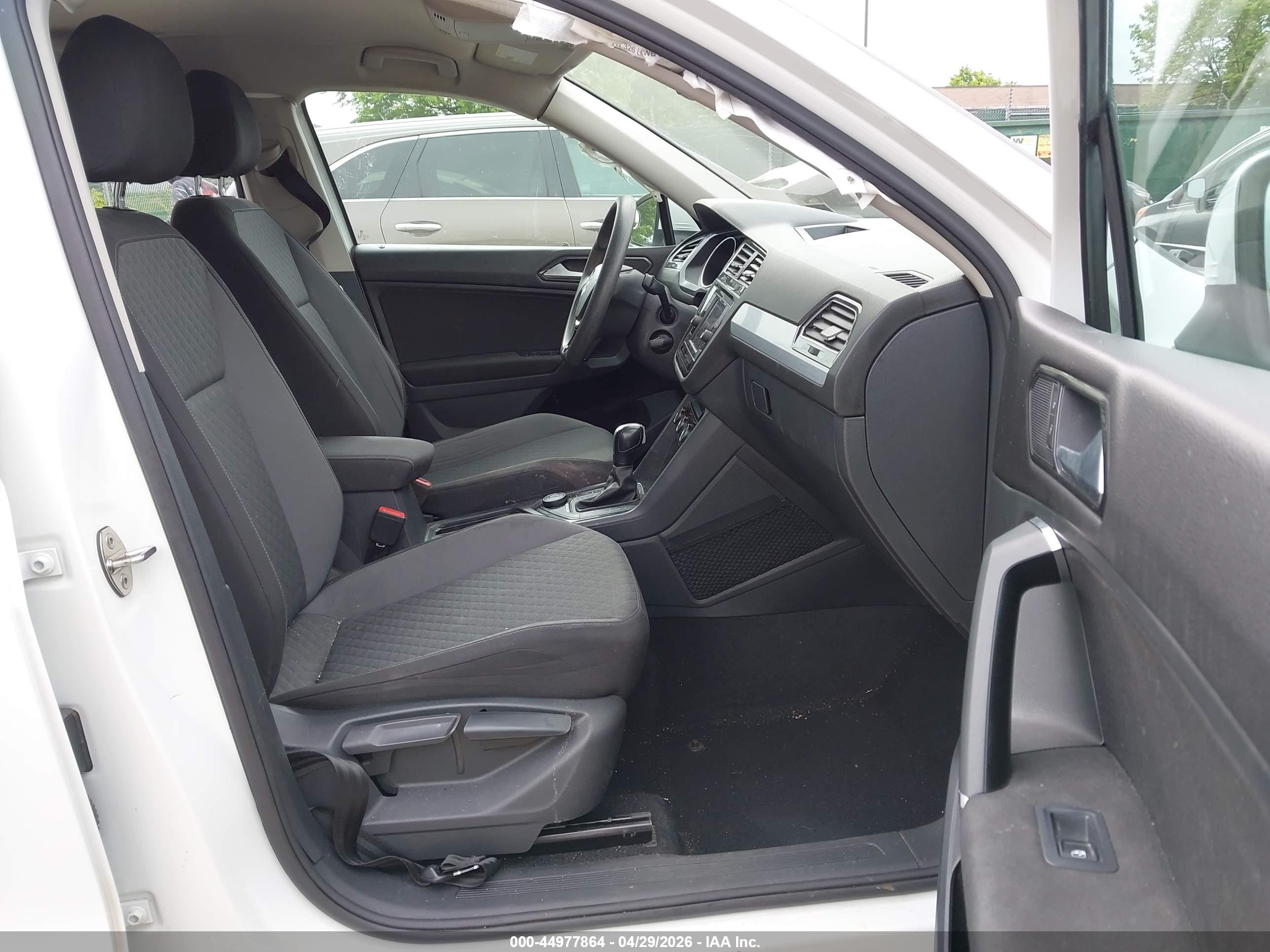 VOLKSWAGEN TIGUAN image 5