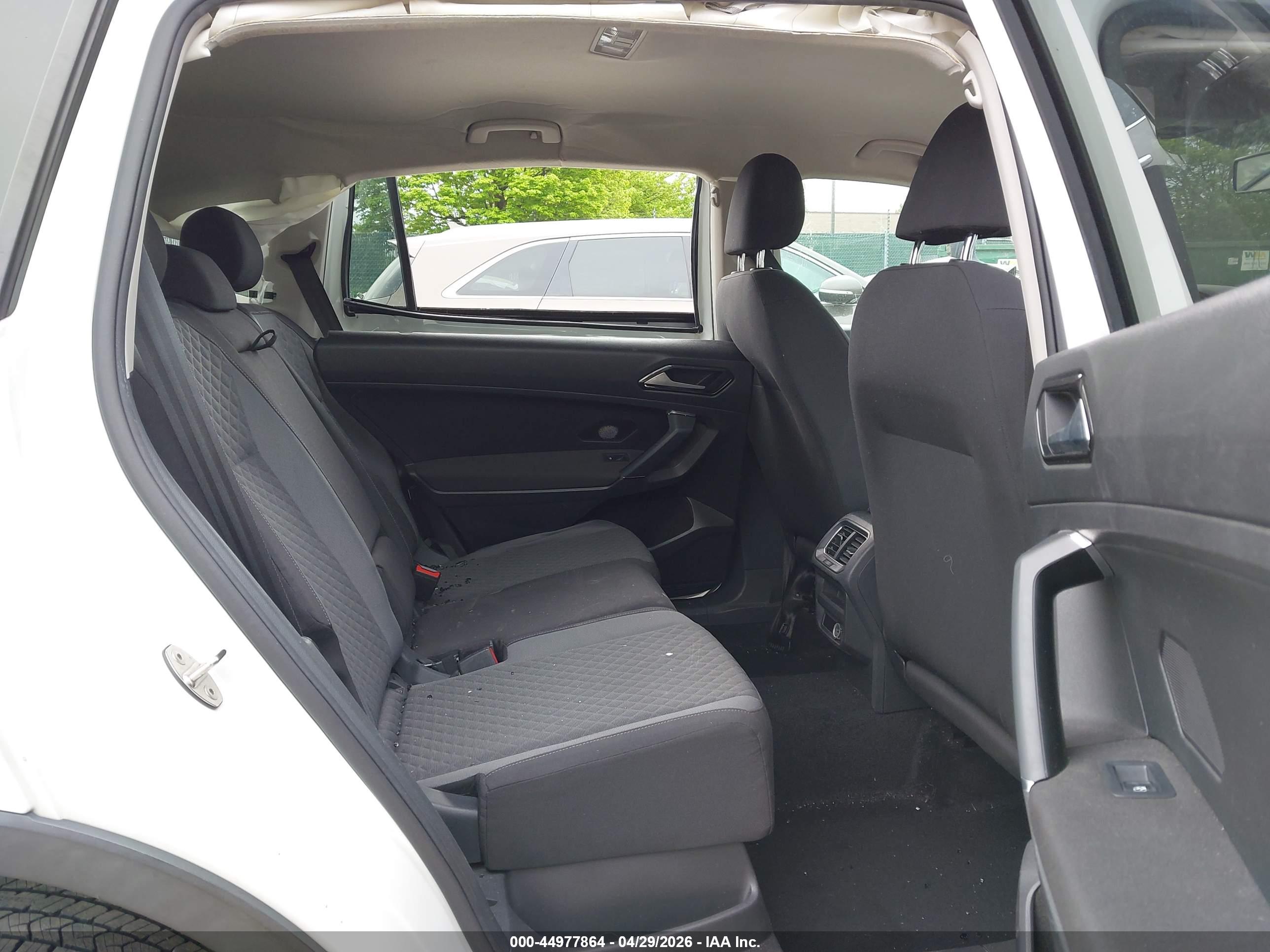 VOLKSWAGEN TIGUAN image 8