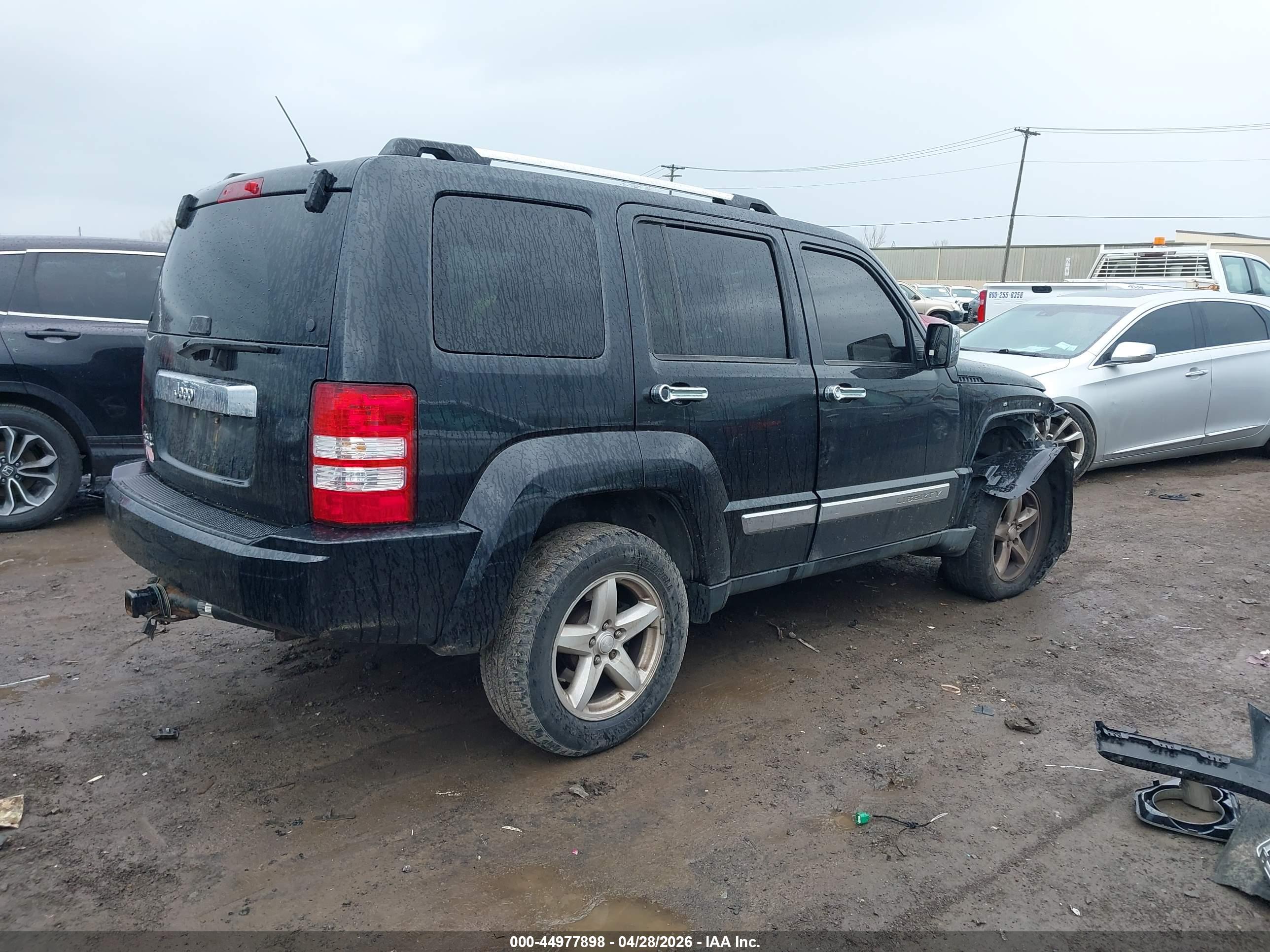 JEEP LIBERTY image 4