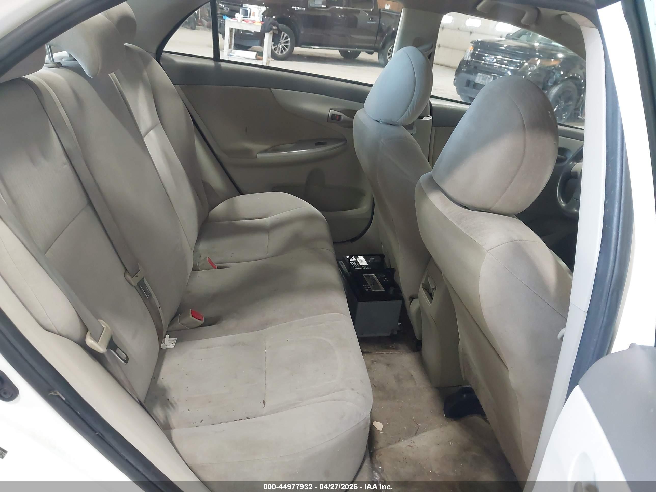 TOYOTA COROLLA image 8