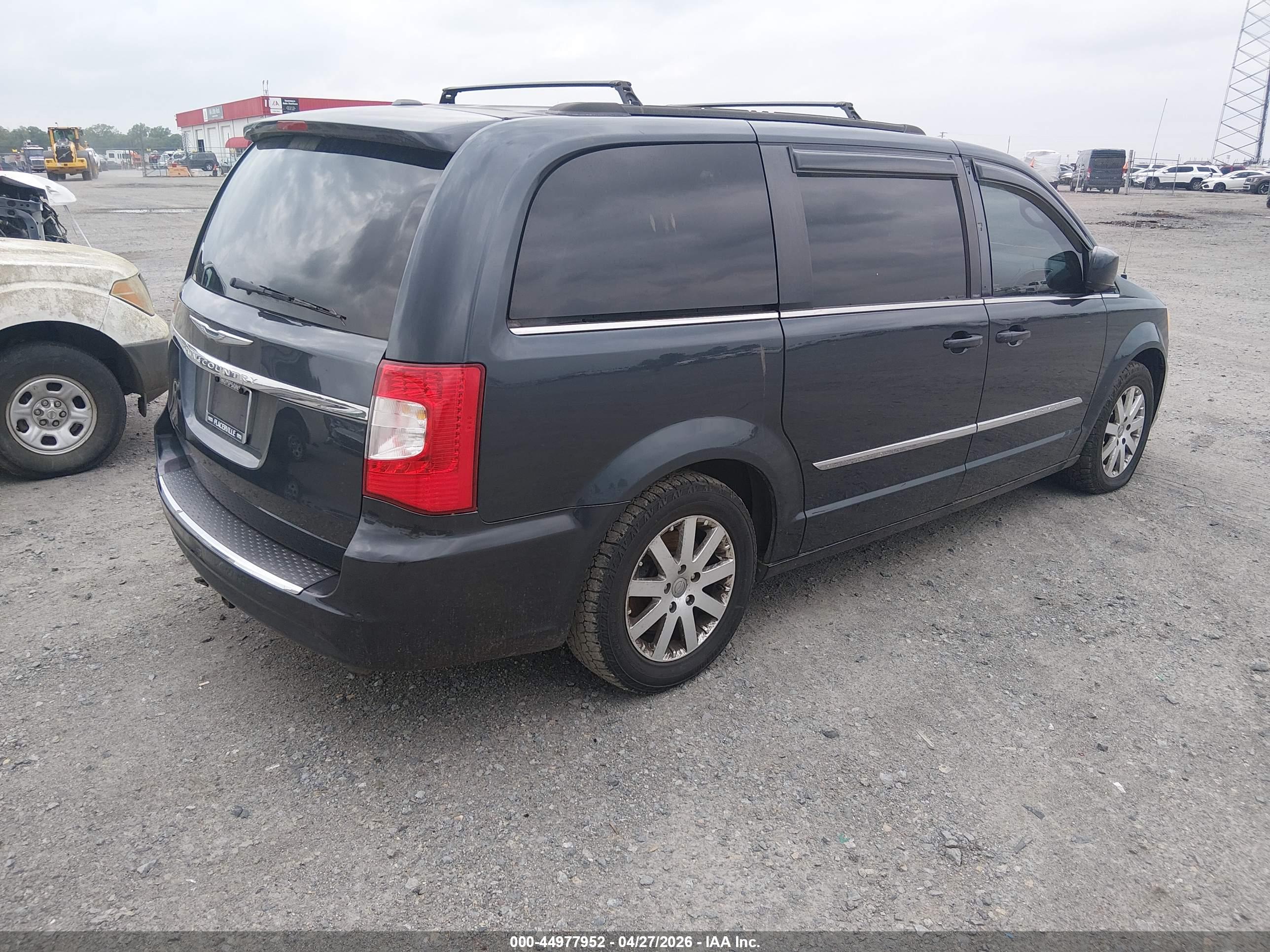 CHRYSLER TOWN image 4