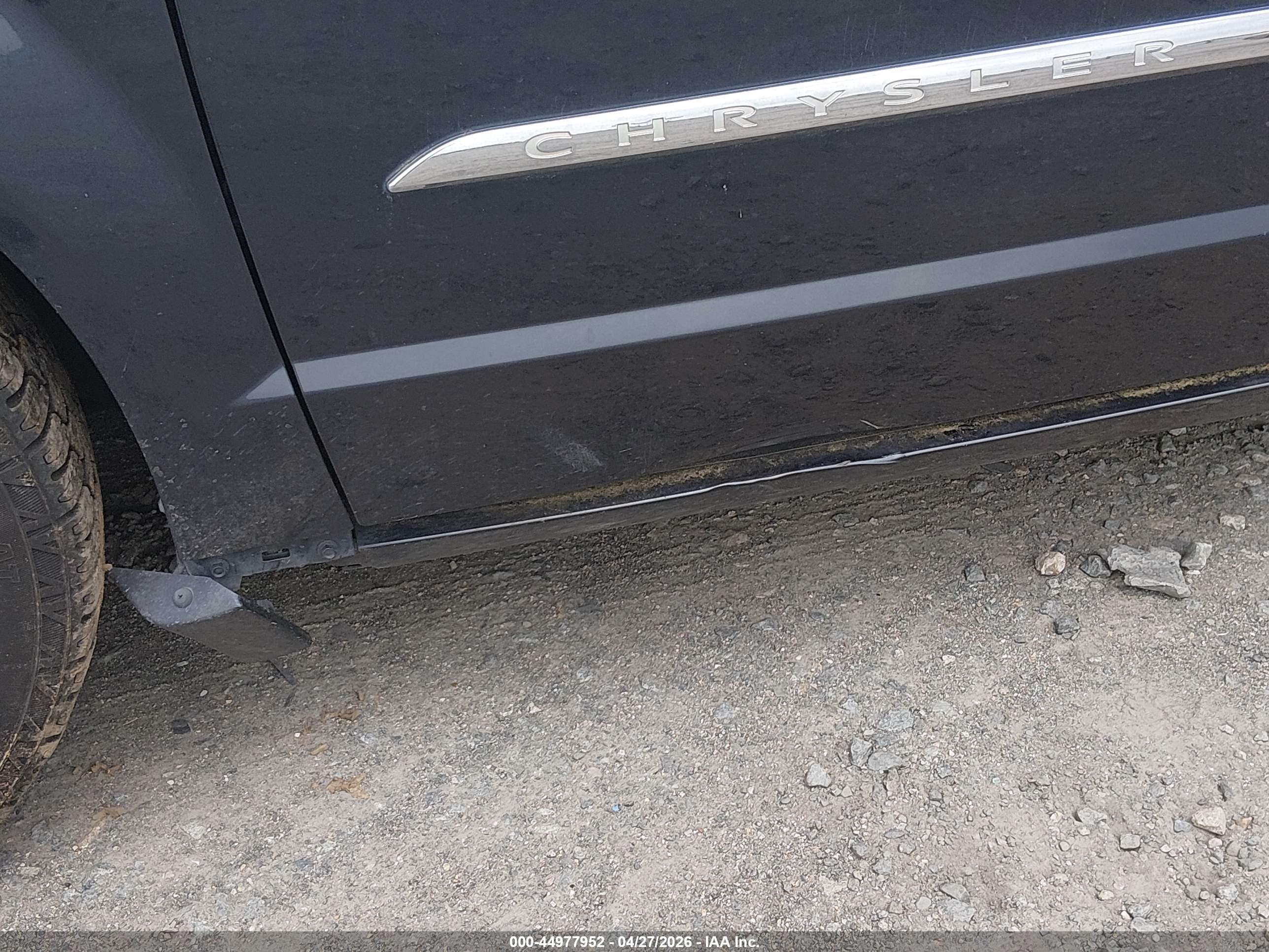 CHRYSLER TOWN image 6