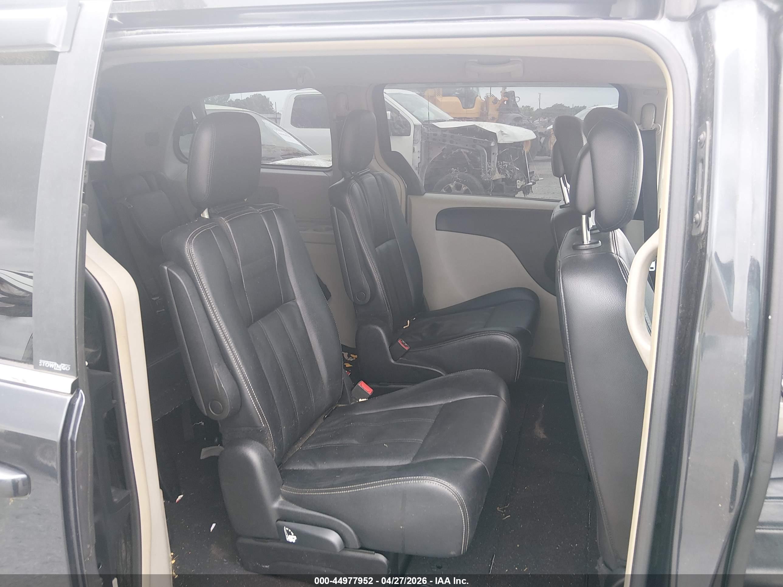 CHRYSLER TOWN image 8