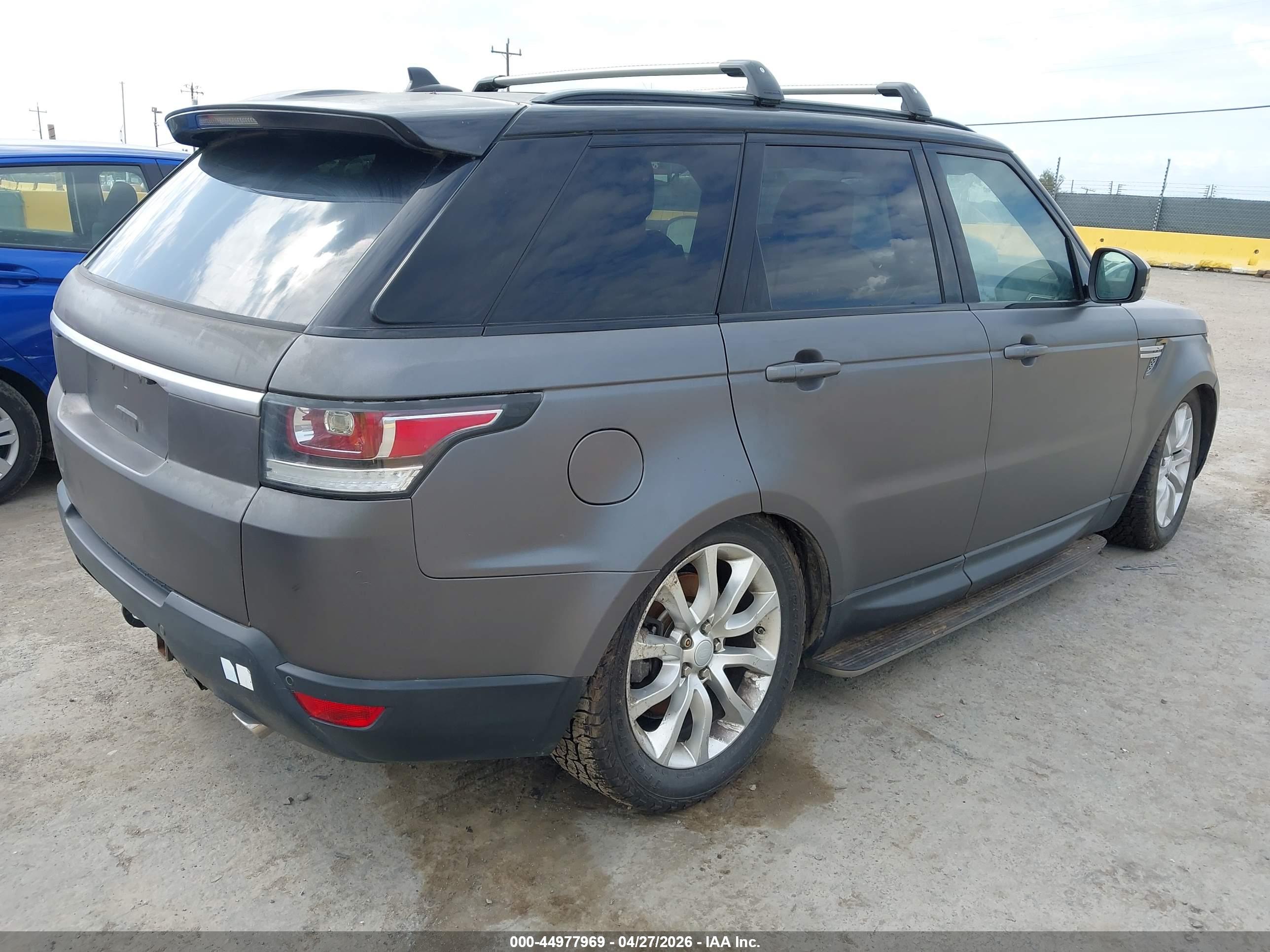 LAND ROVER image 4