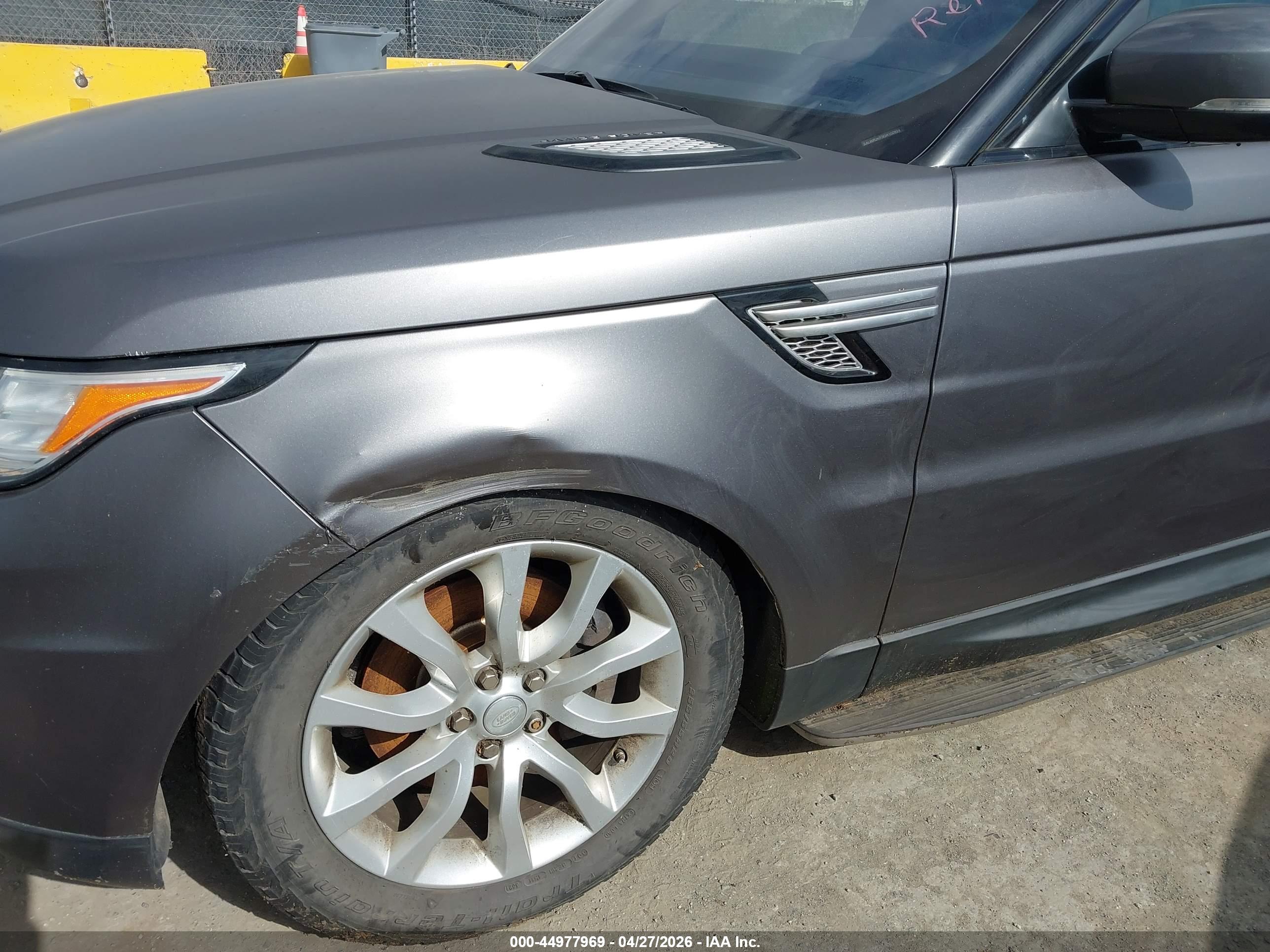 LAND ROVER image 6