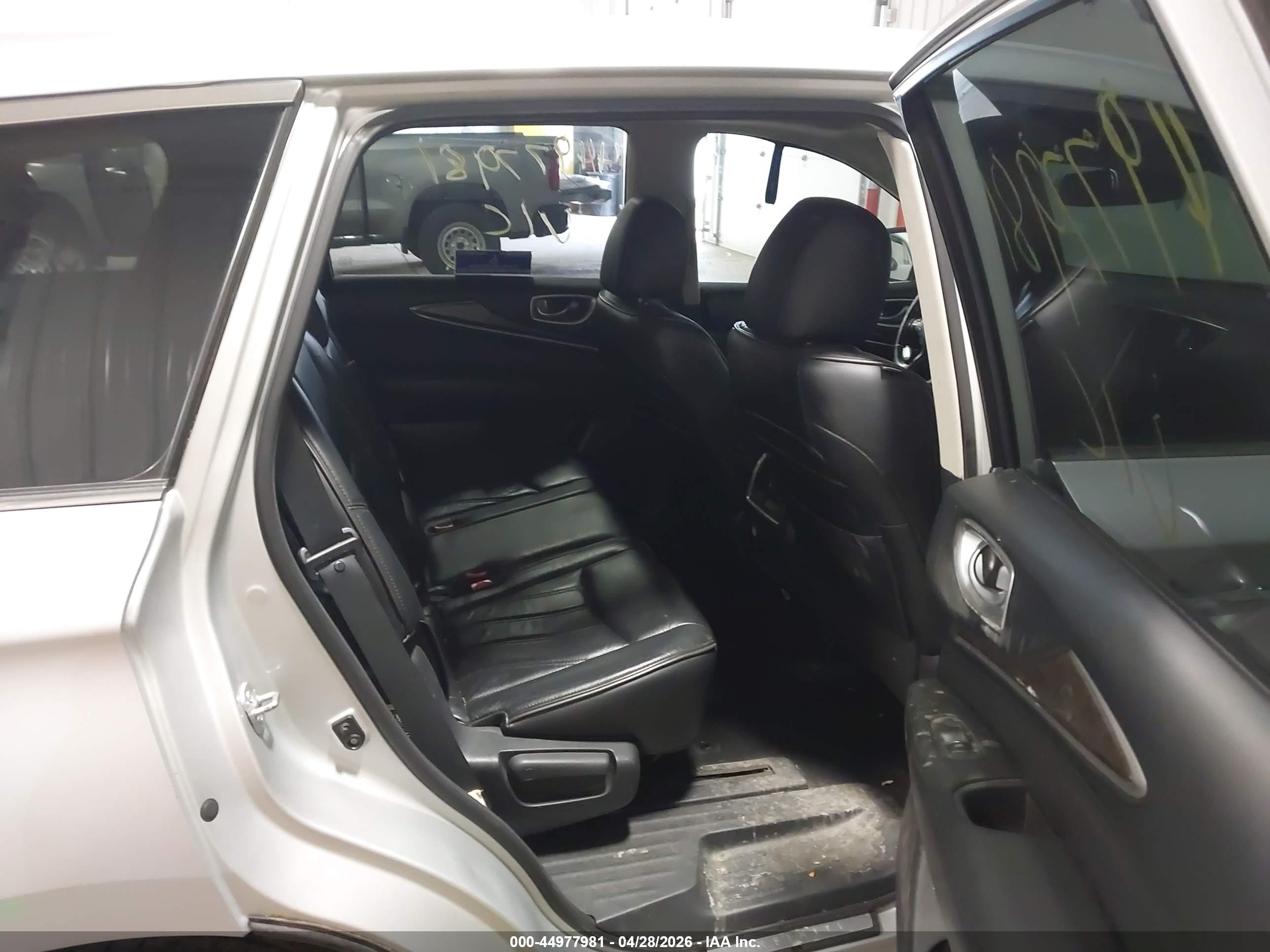 INFINITI QX60 image 8
