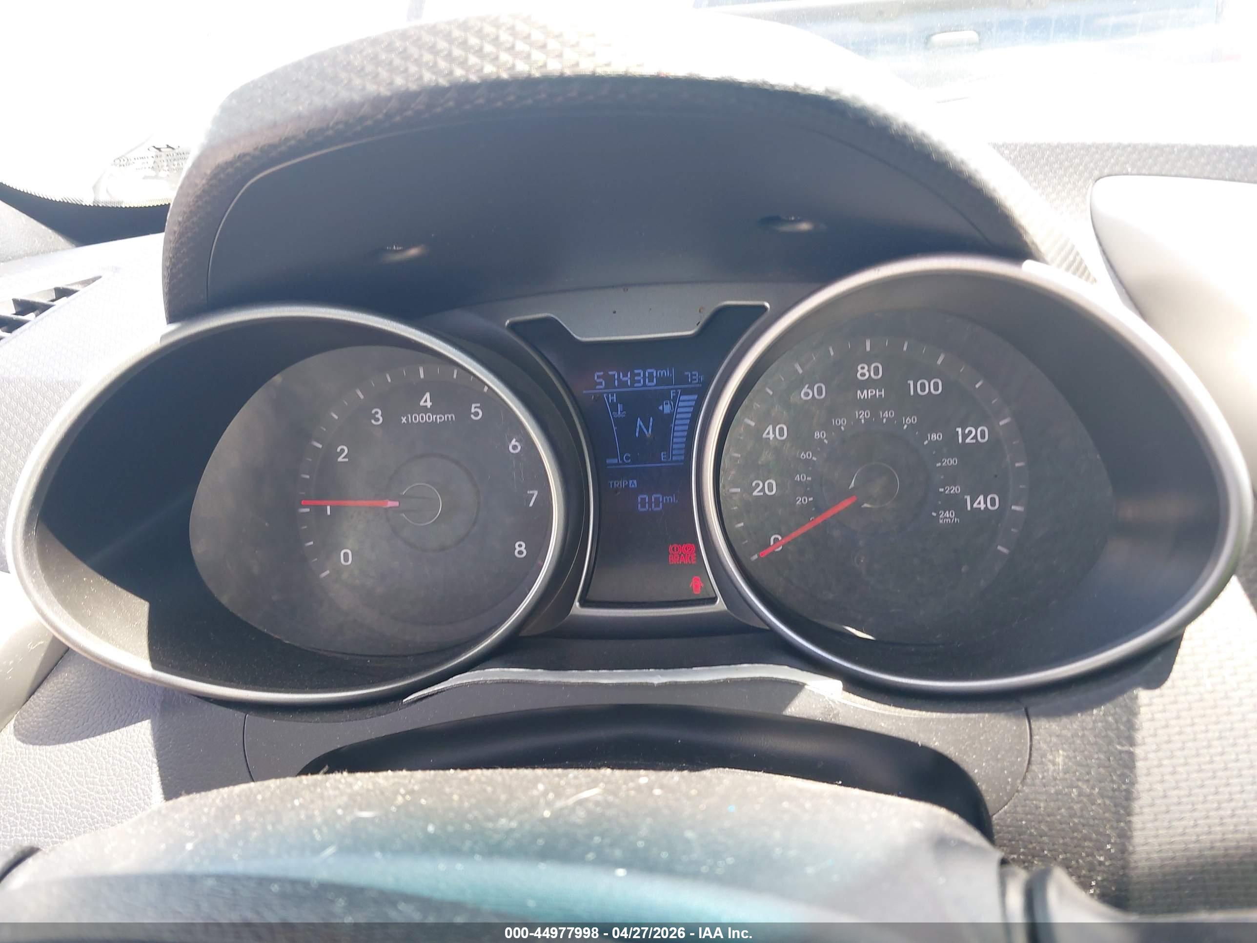 HYUNDAI VELOSTER image 7