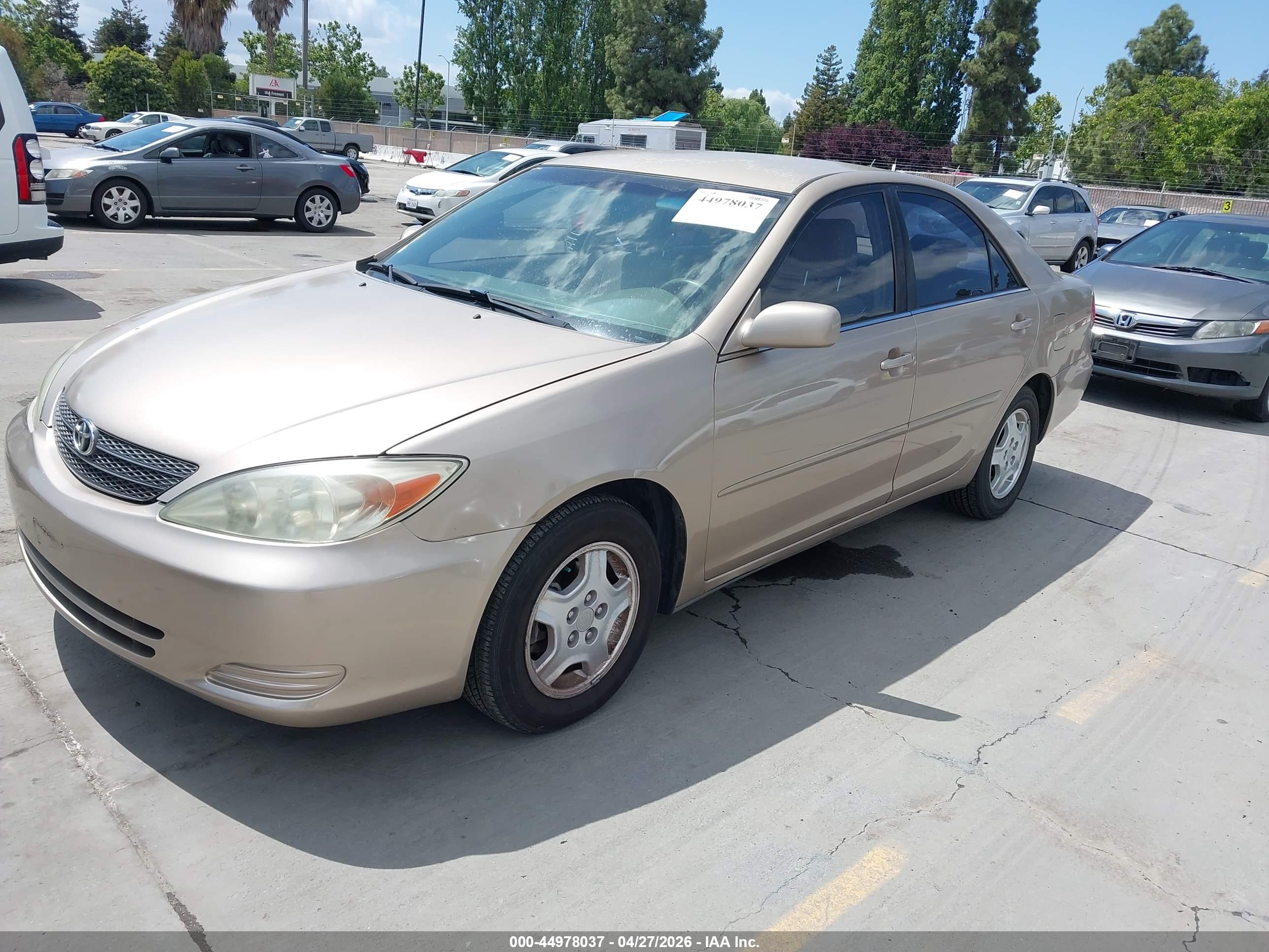 TOYOTA CAMRY image 2