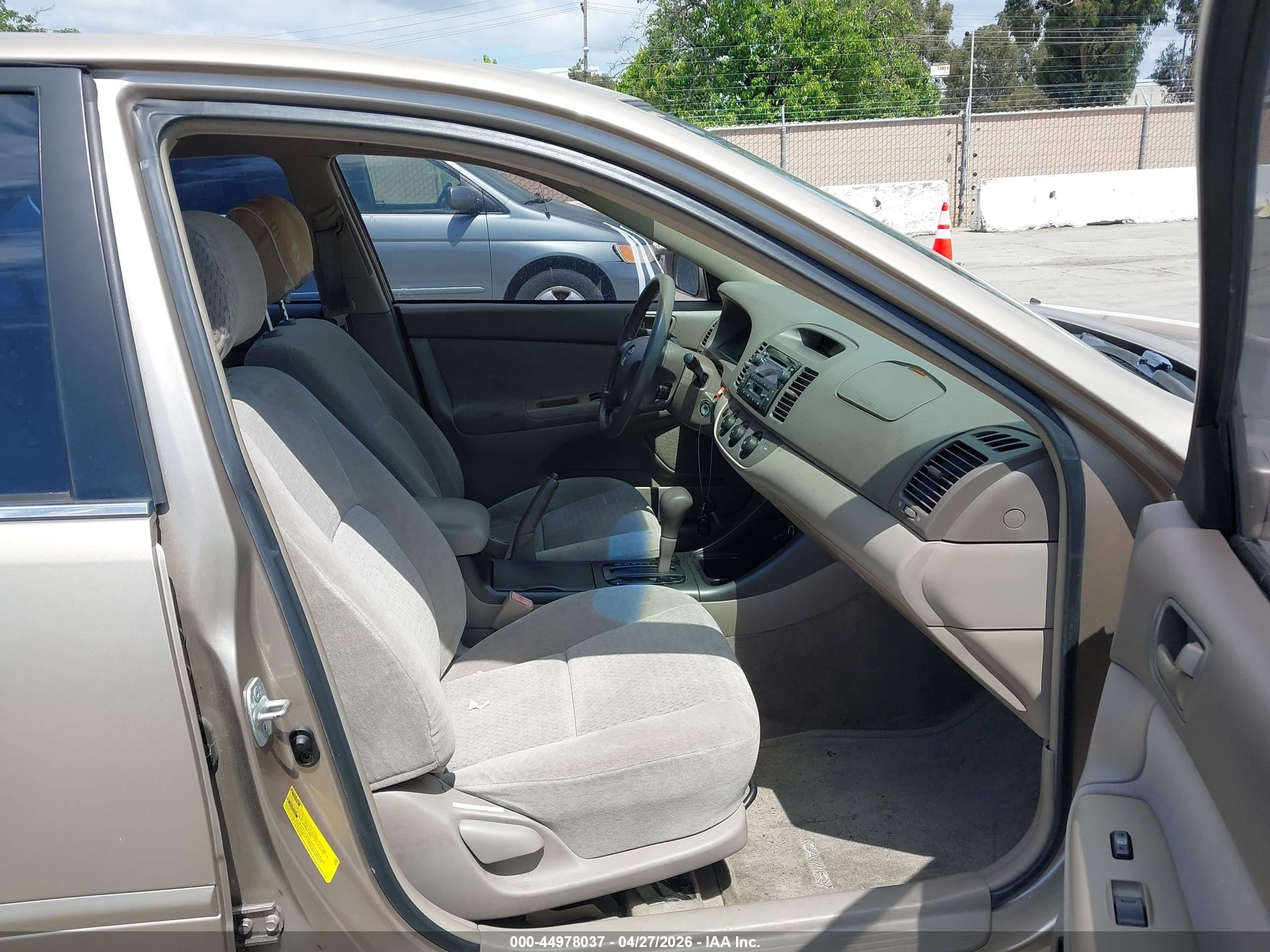 TOYOTA CAMRY image 5