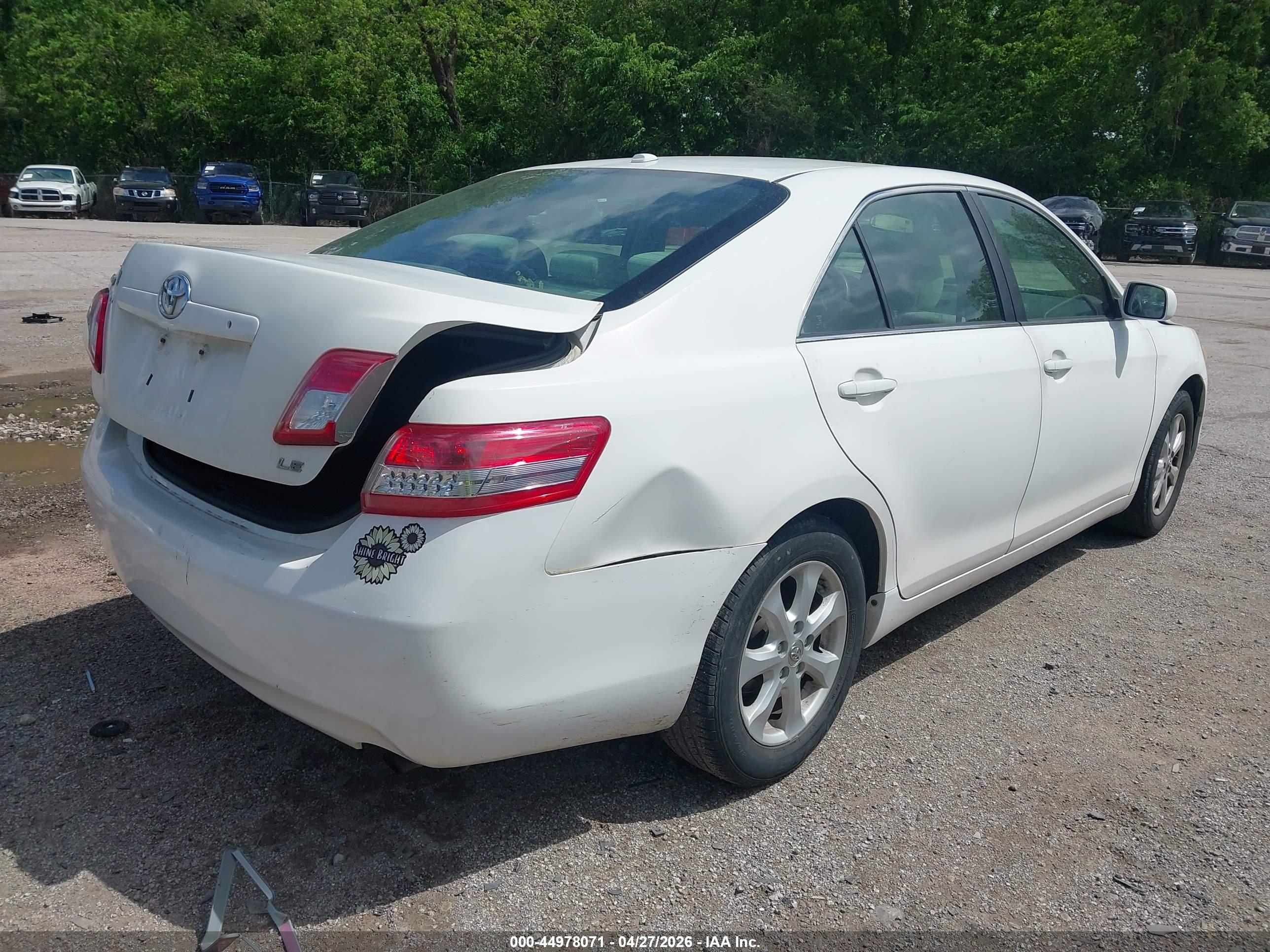 TOYOTA CAMRY image 4