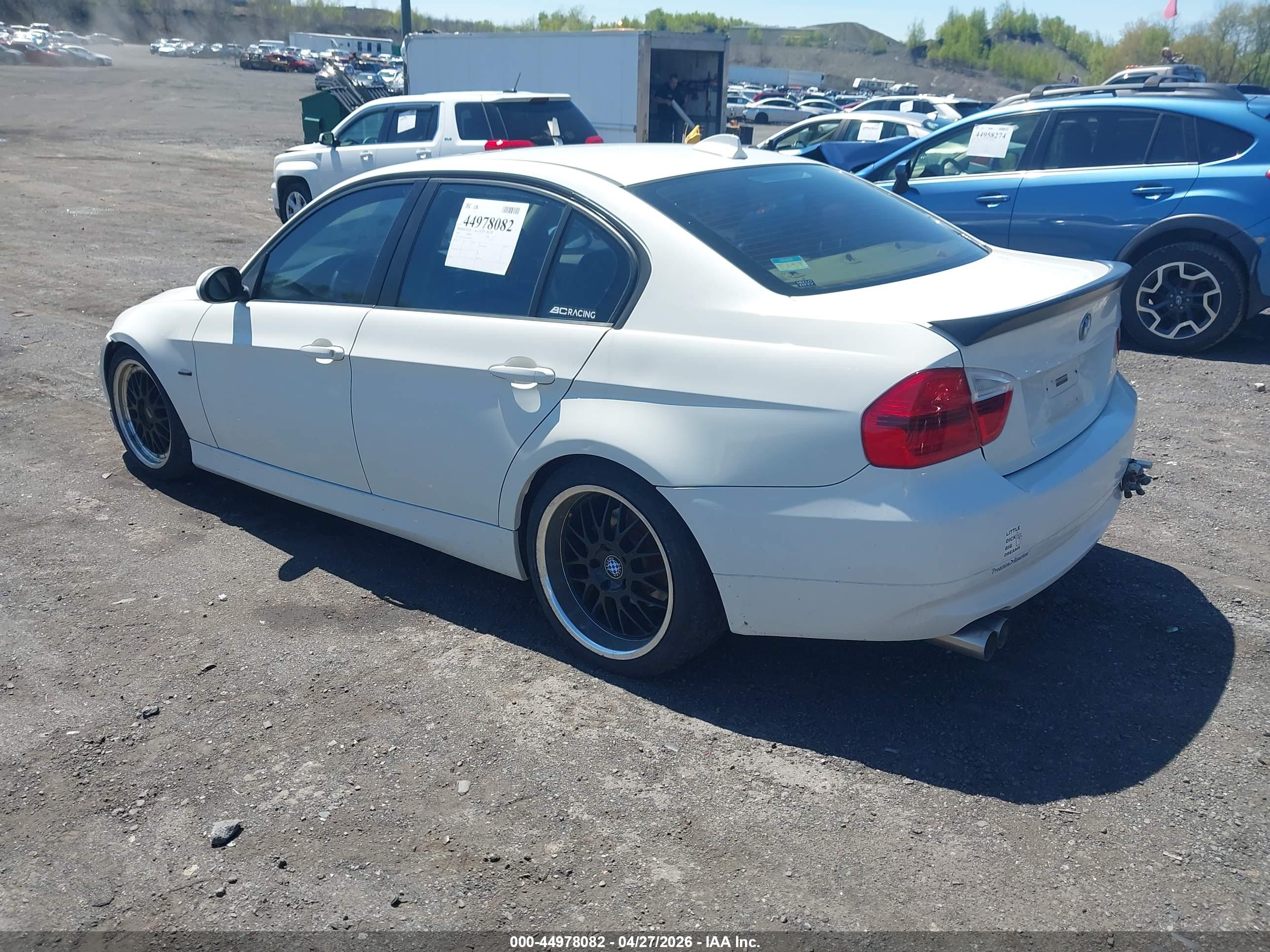 BMW 328I image 3