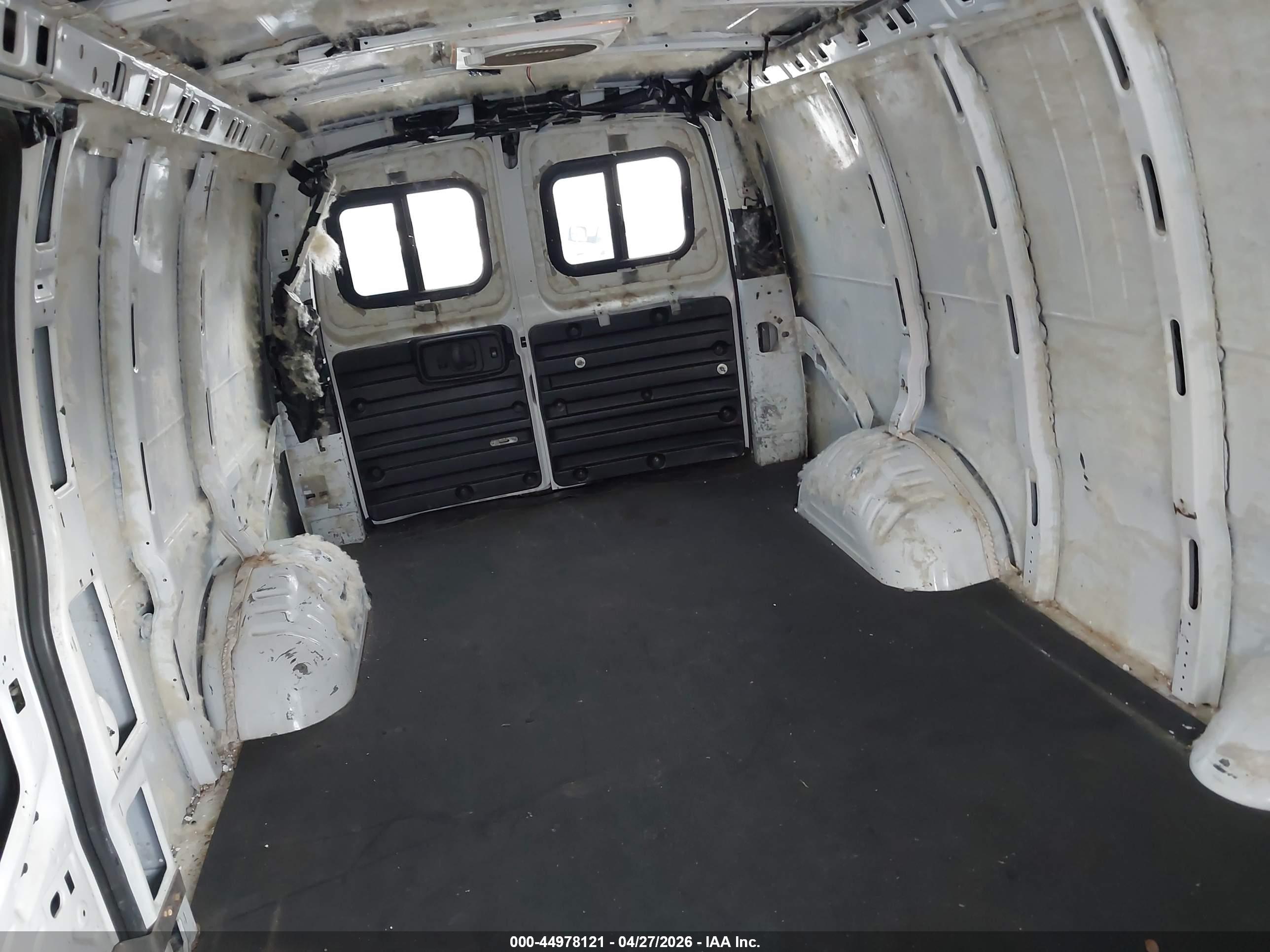 CHEVROLET EXPRESS image 8