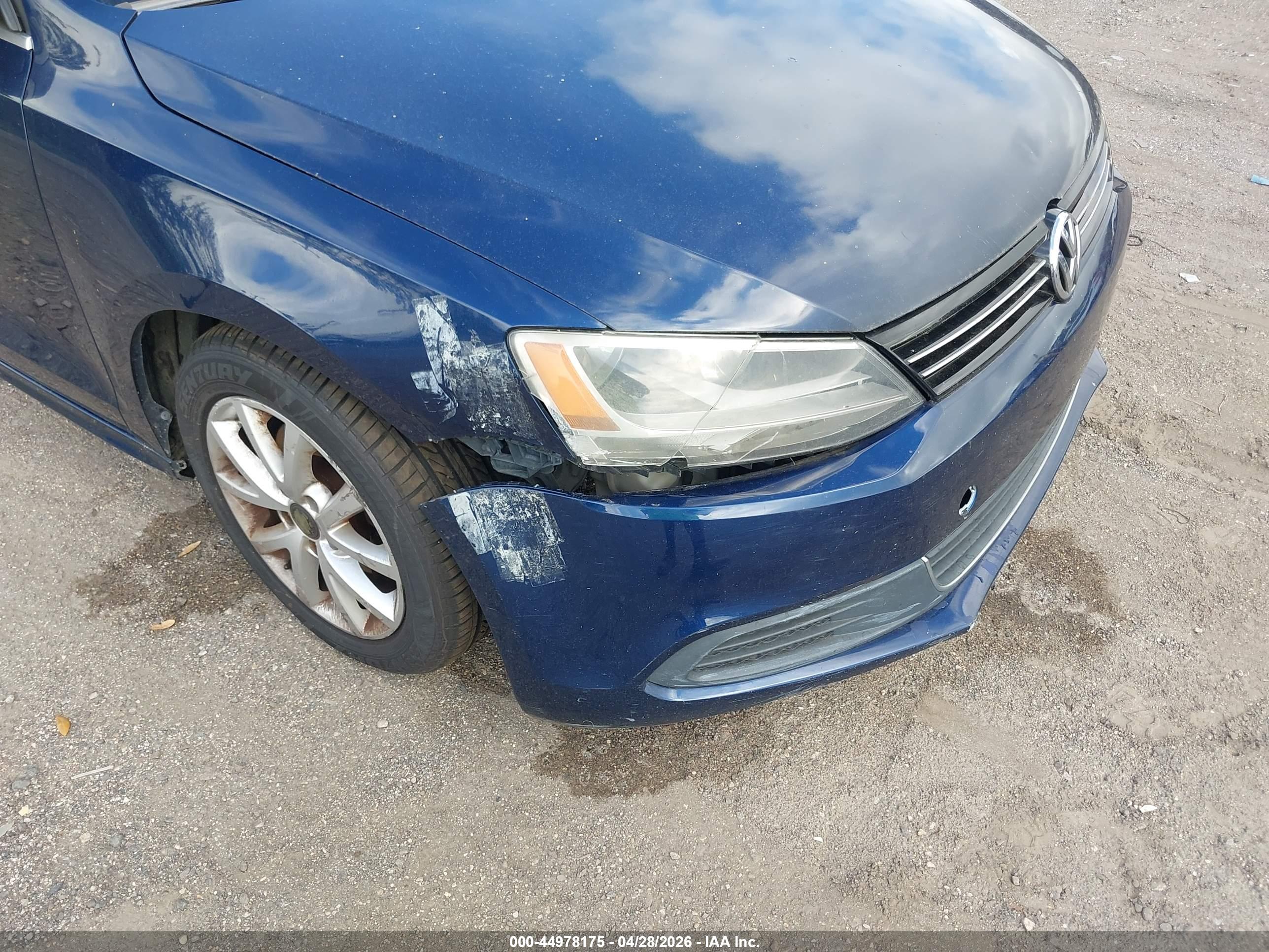 VOLKSWAGEN JETTA image 6