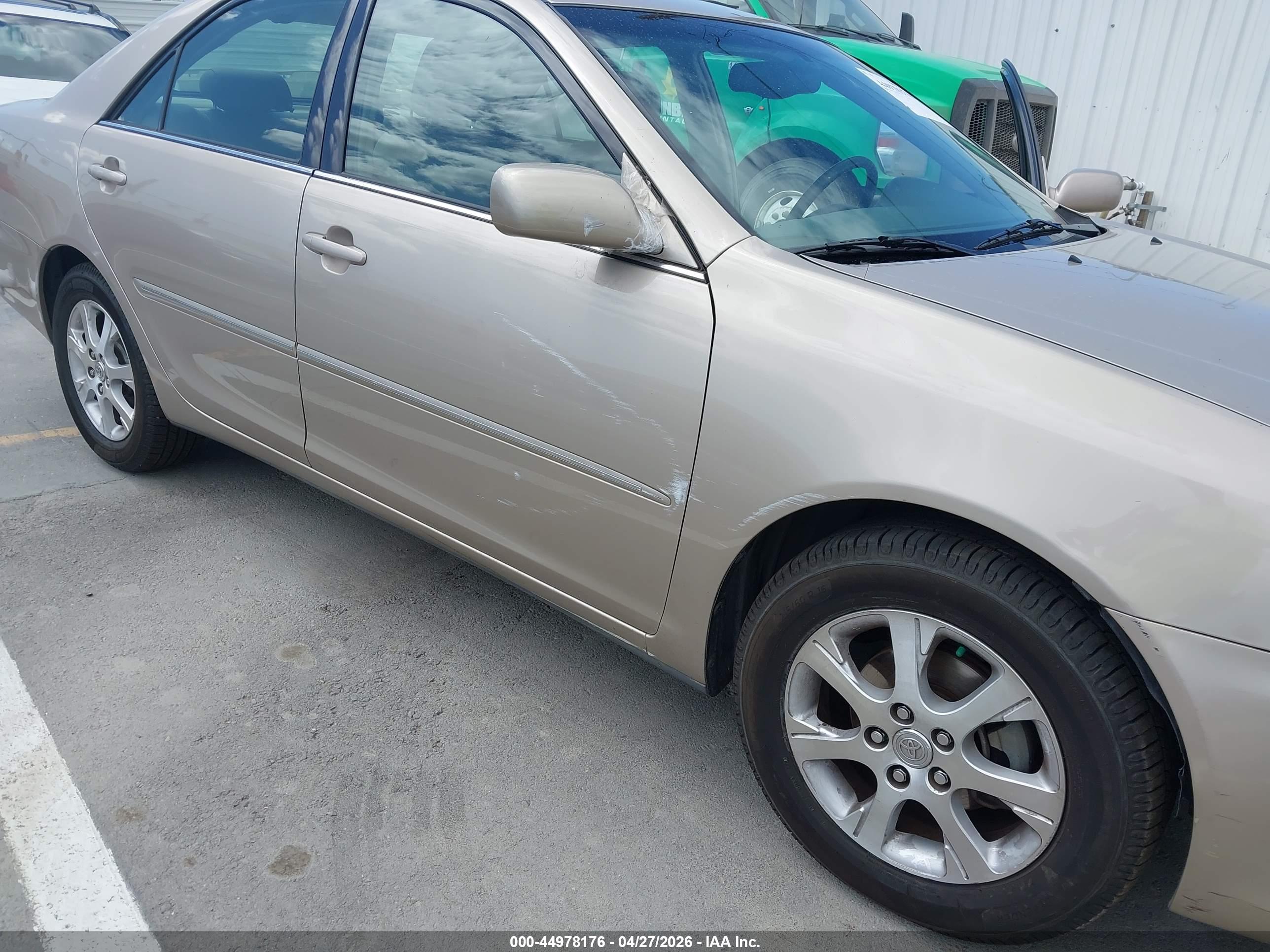 TOYOTA CAMRY image 6