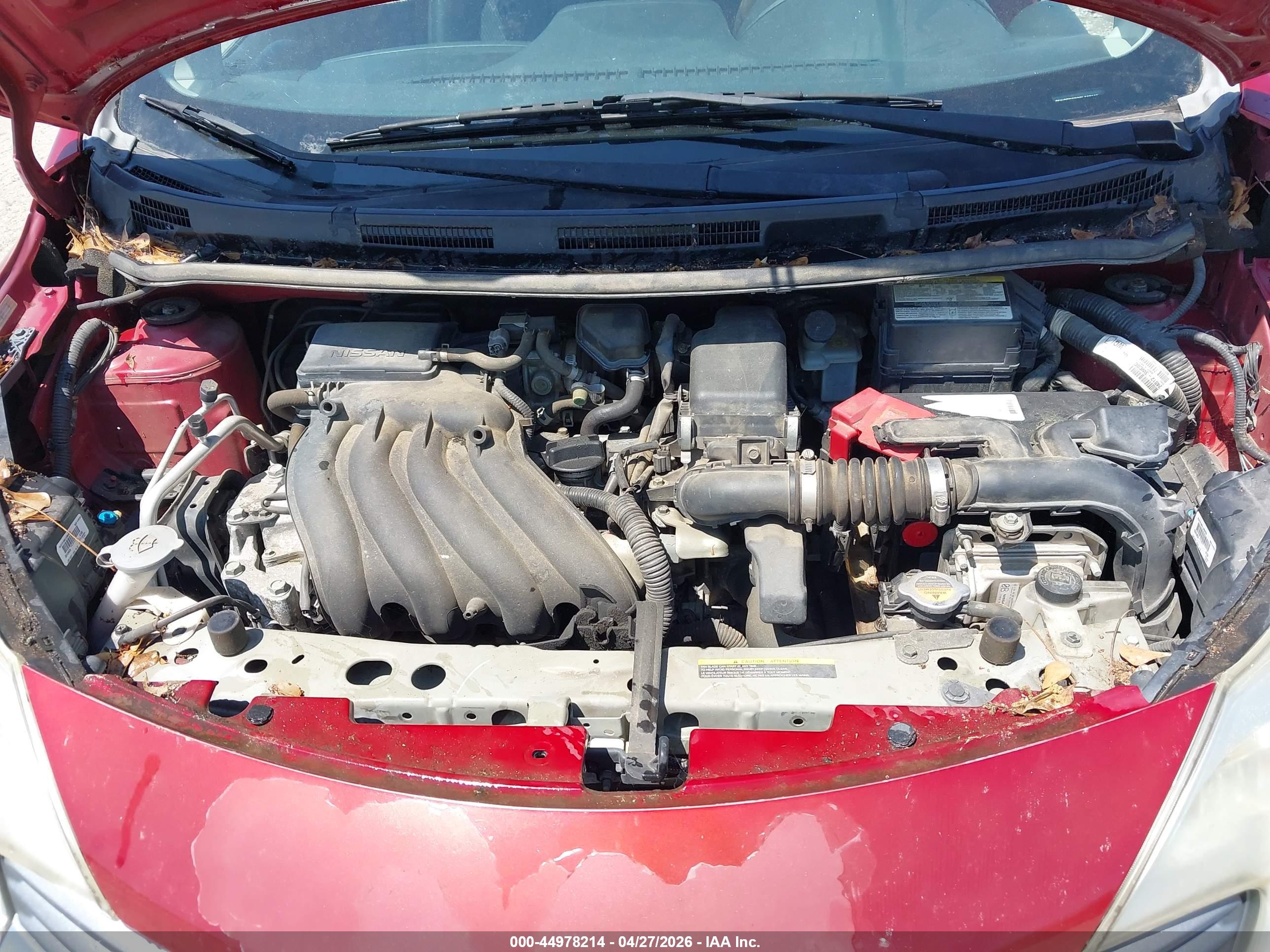 NISSAN VERSA image 10