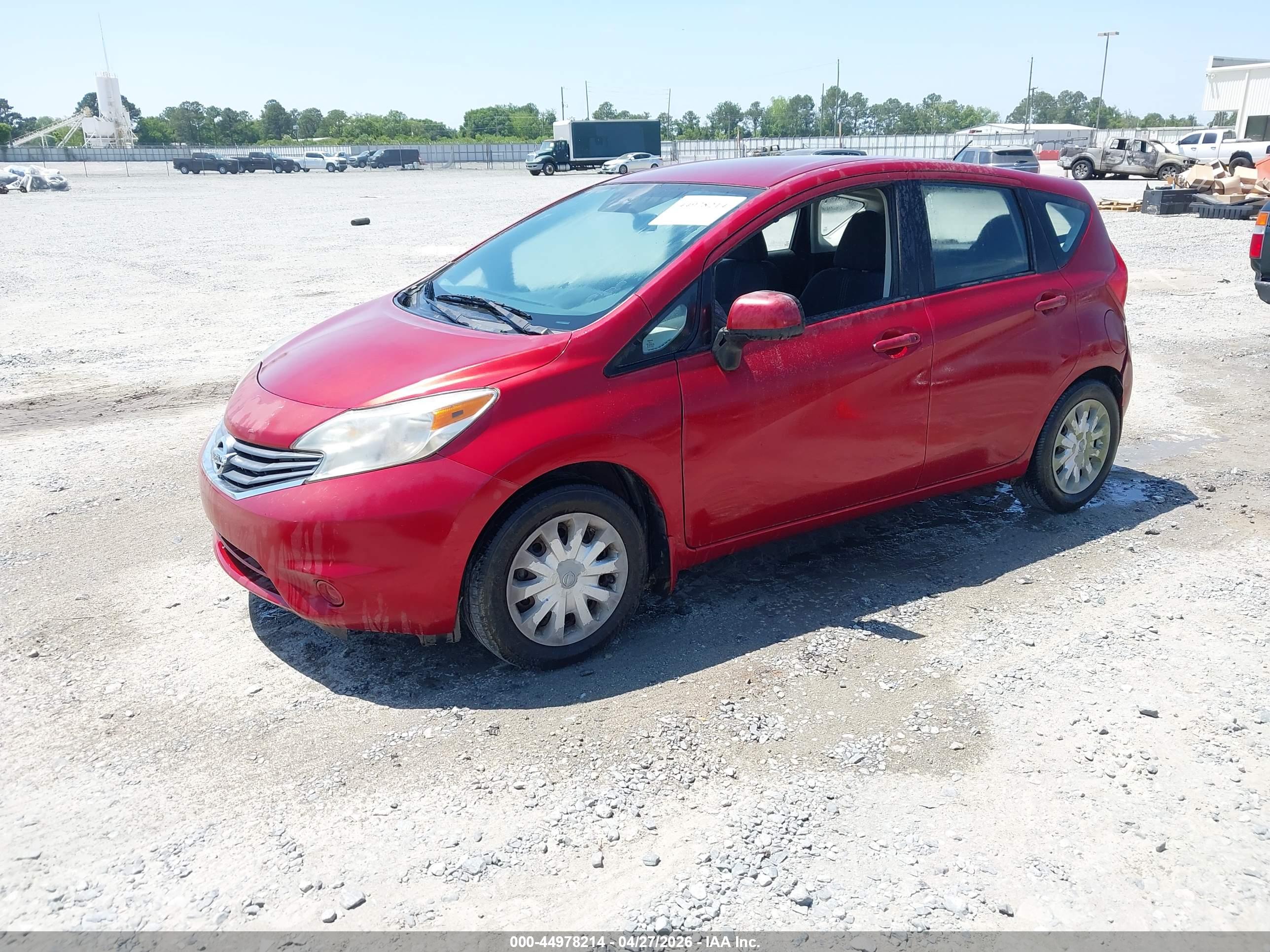 NISSAN VERSA image 2