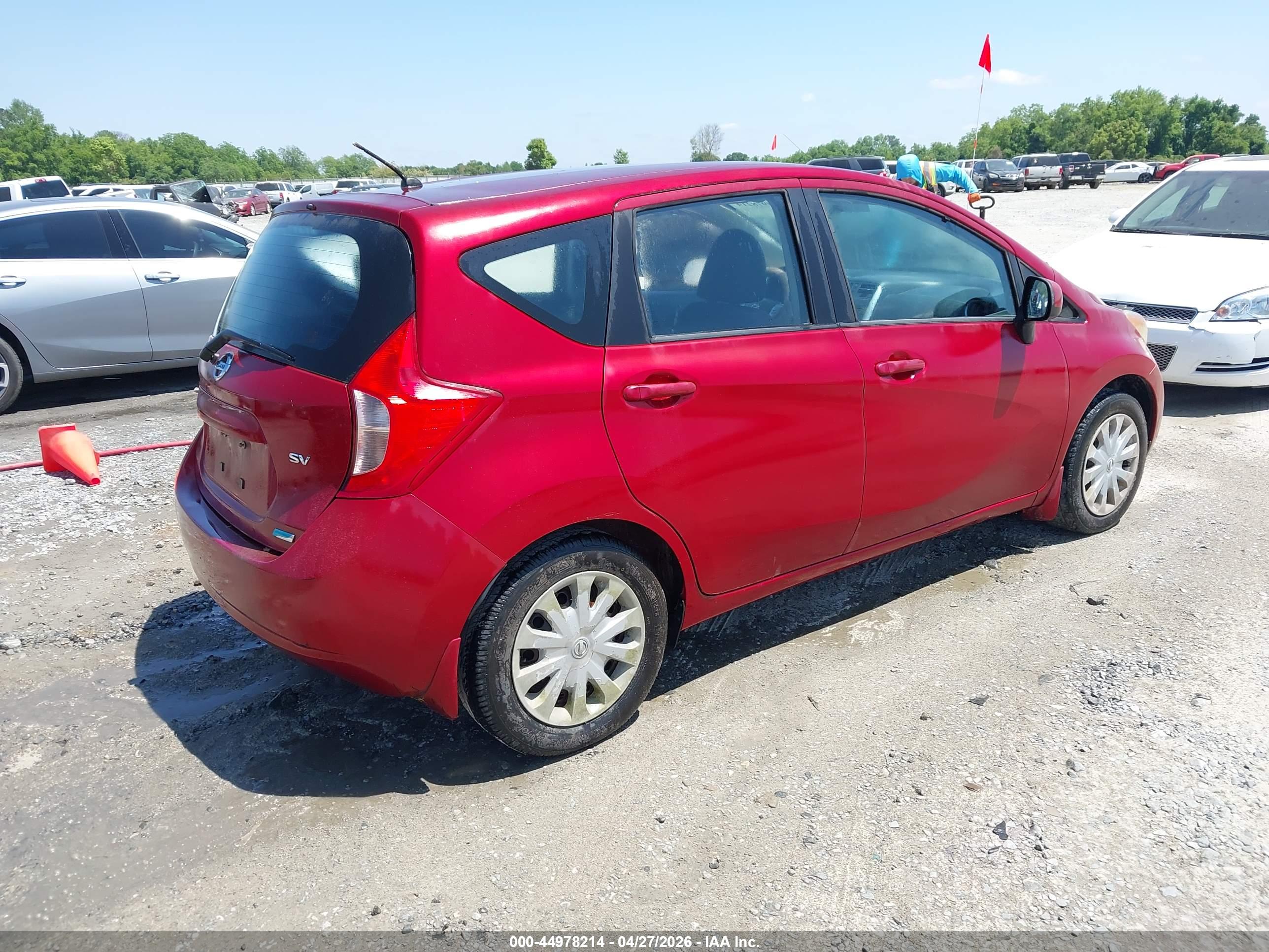 NISSAN VERSA image 4