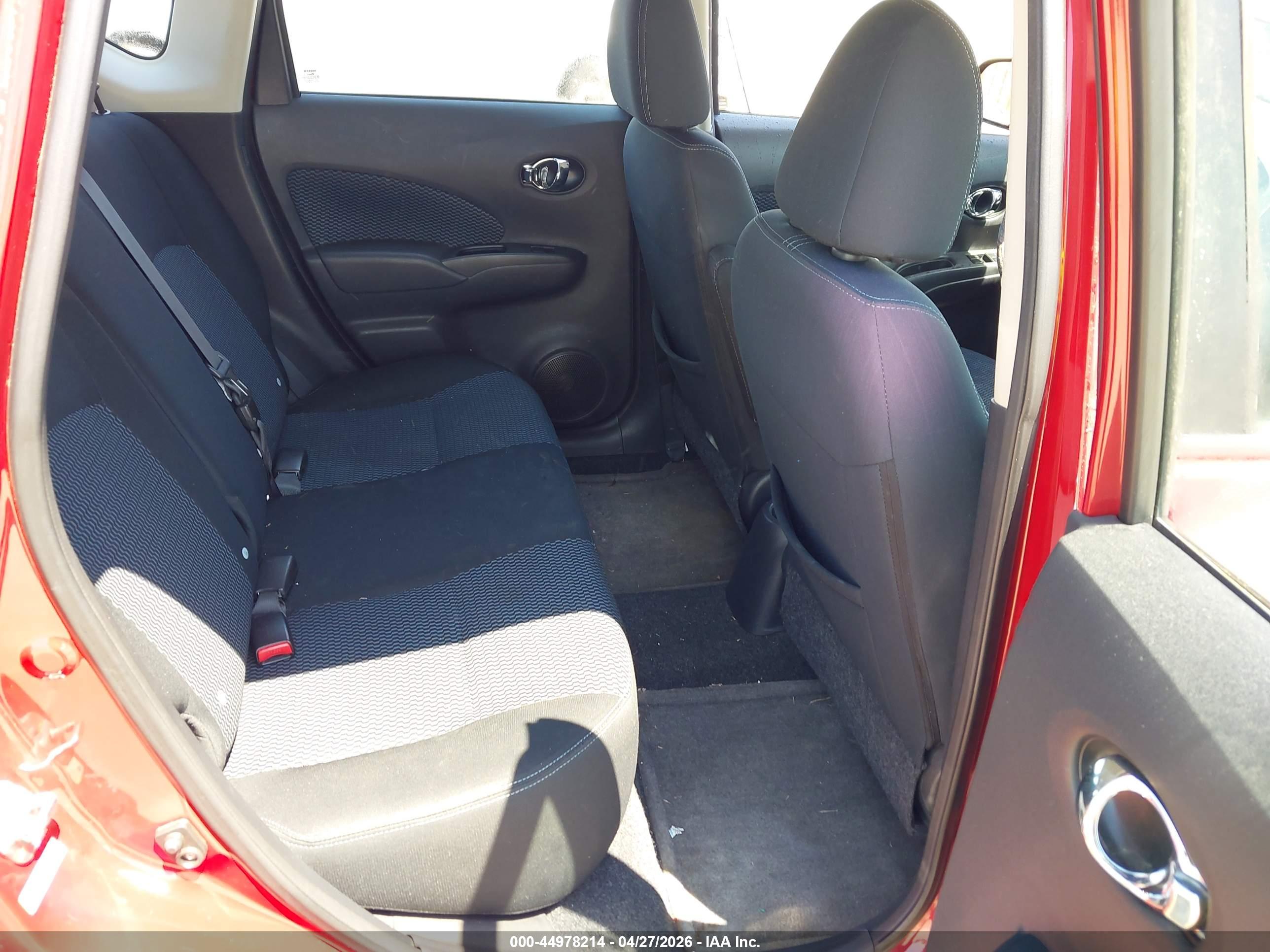 NISSAN VERSA image 8