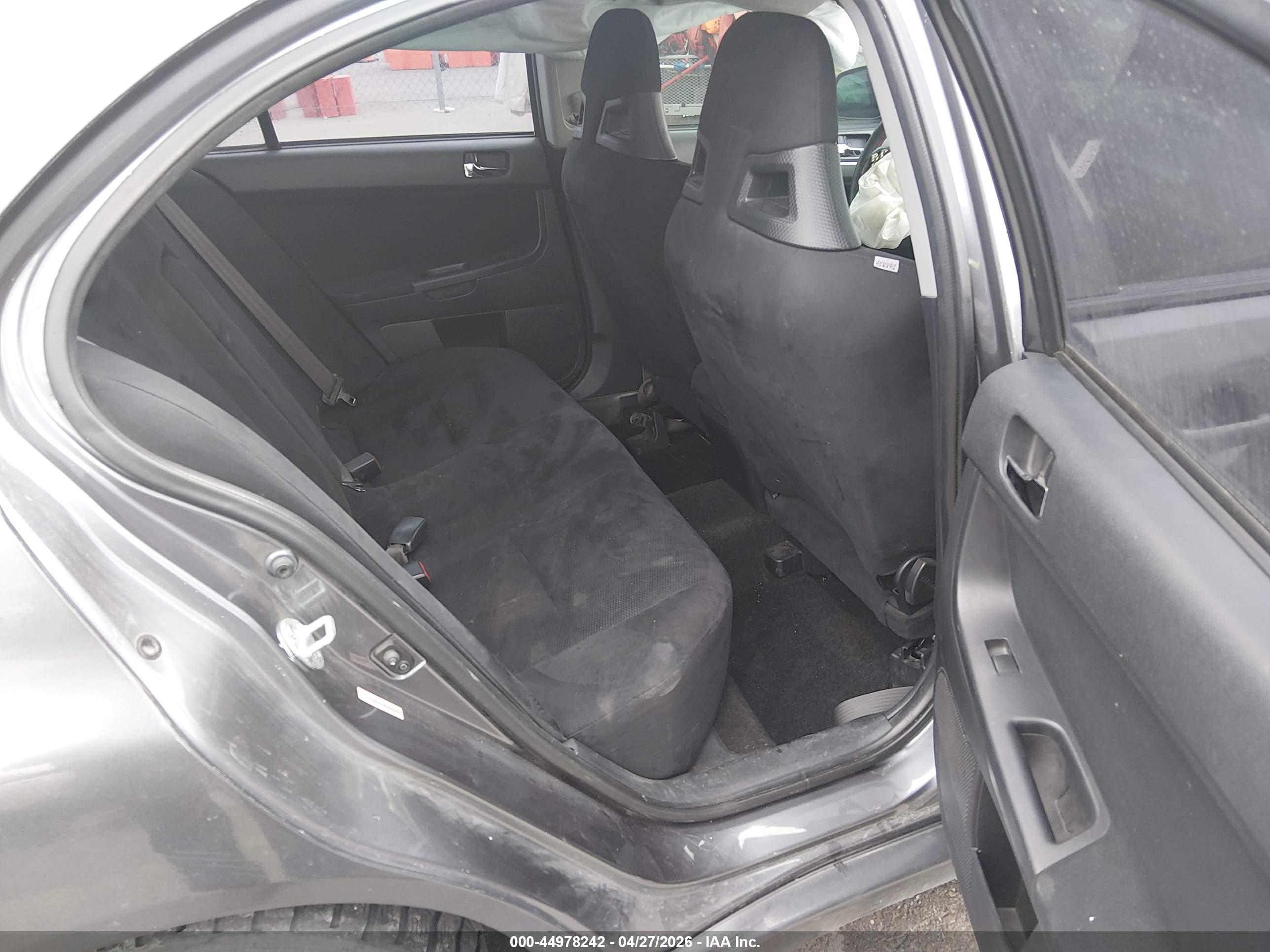 MITSUBISHI LANCER image 8