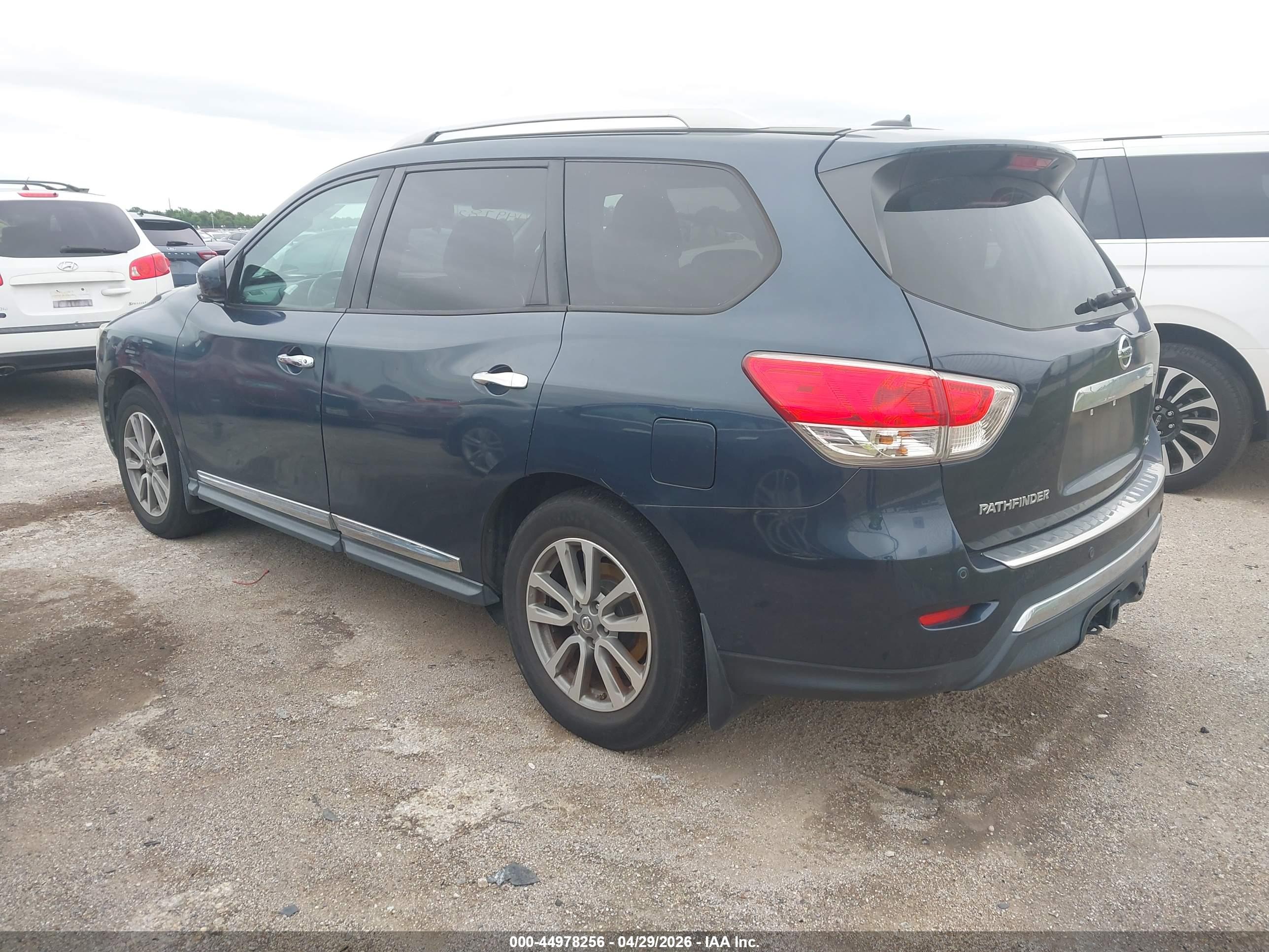 NISSAN PATHFINDER image 3