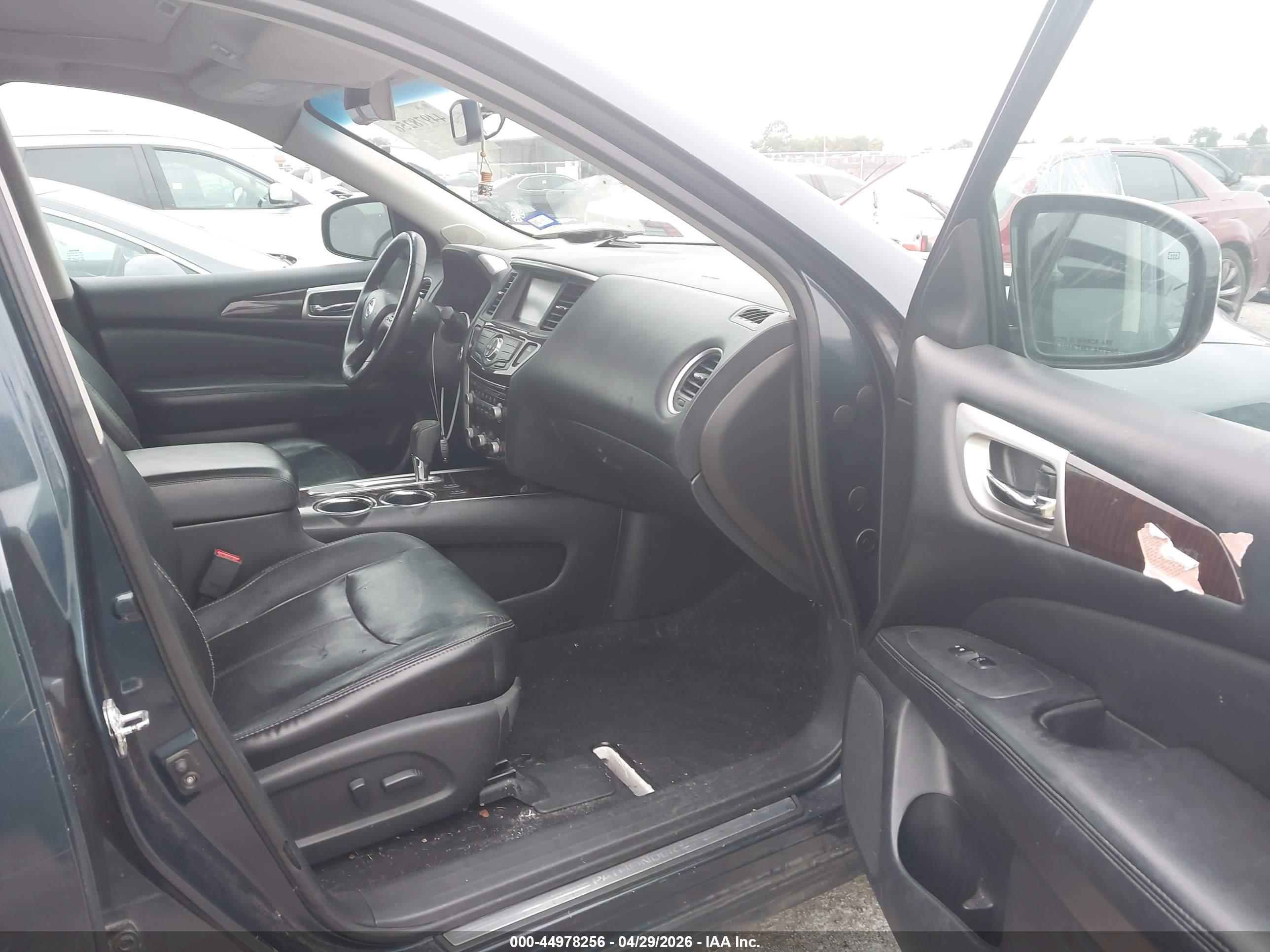 NISSAN PATHFINDER image 5
